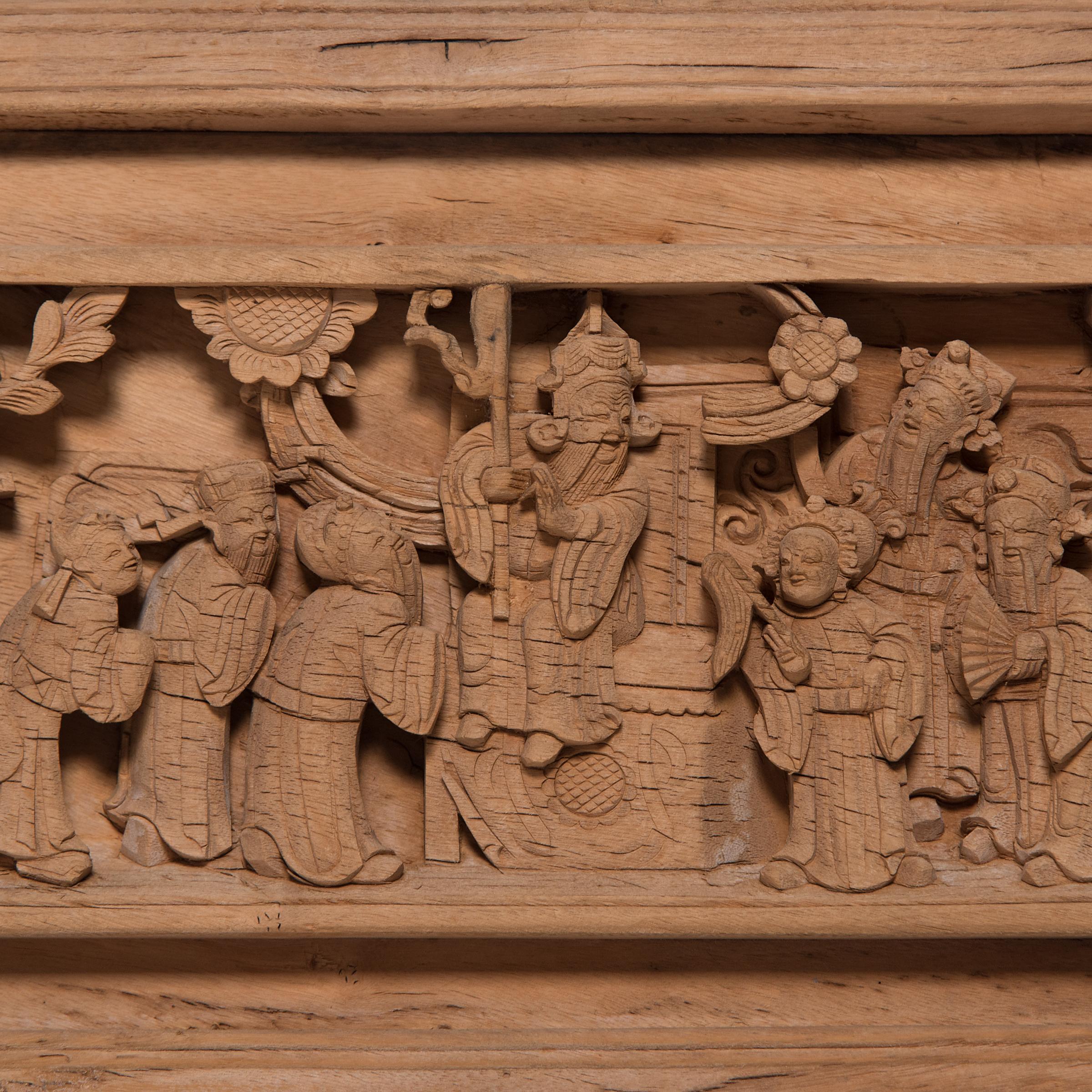 XIXe siècle Paire de panneaux de banquette chinois sculptés en relief, vers 1850 en vente