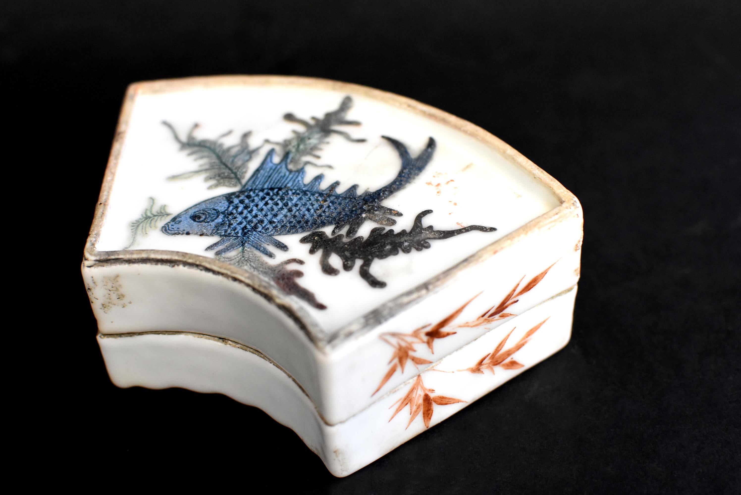 Hand-Painted Chinese Republic Porcelain Box Blue Koi Hand Painted