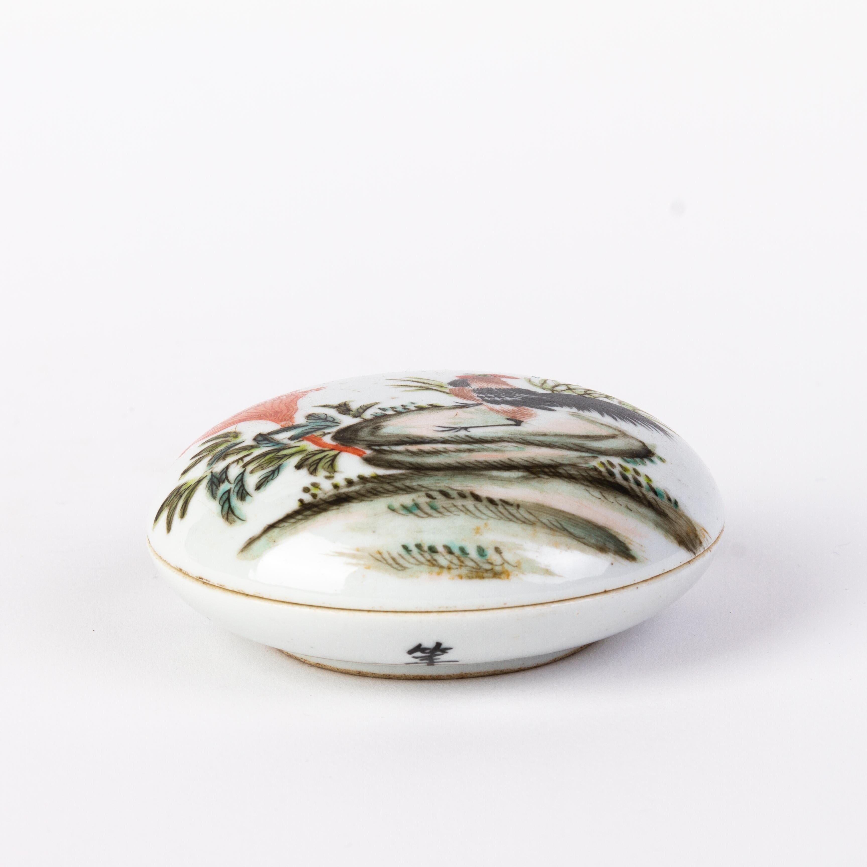 Chinese Republic Period Cockerel Porcelain Lidded Box  For Sale 2