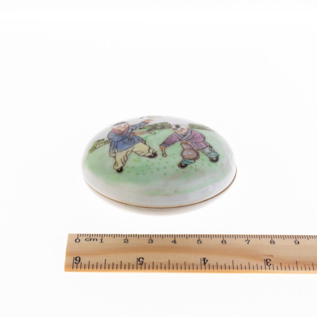 20th Century Chinese Republic Period Famille Rose Porcelain Lidded Box with Seal Mark For Sale