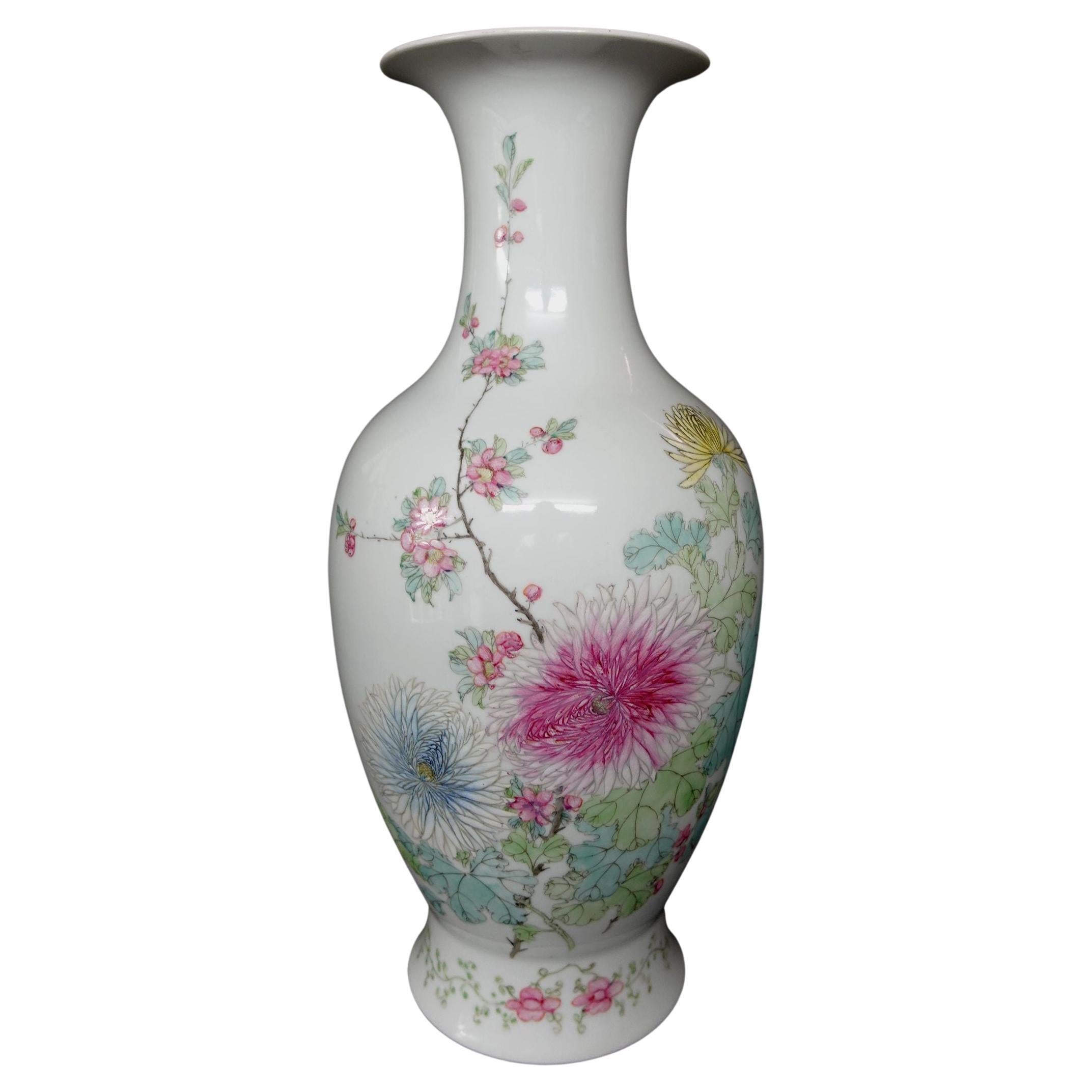 Chinese Republic Period Large Famille Rose Porcelain Vase, Ric.00036 For Sale