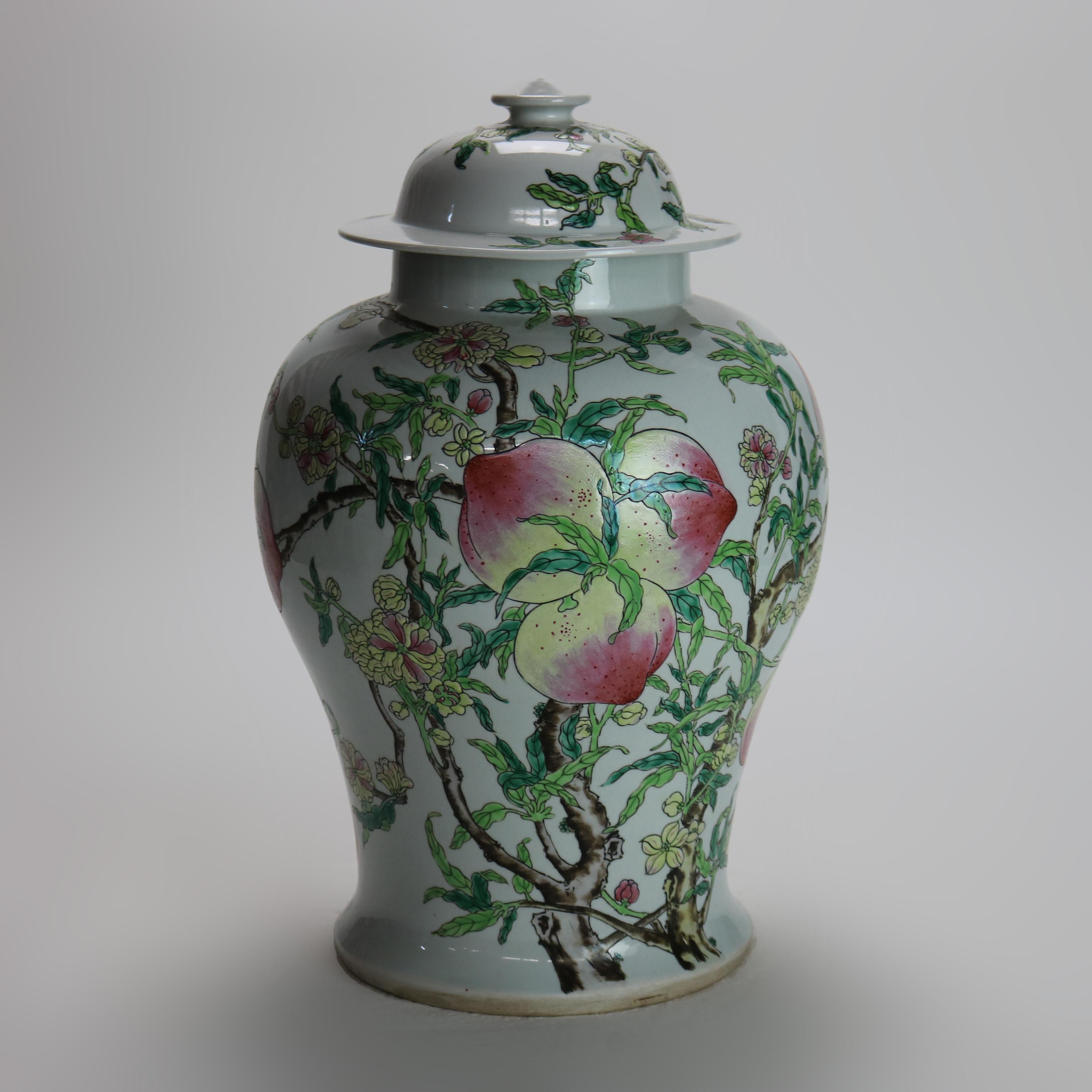 Chinese Republic Period Porcelain Covered Longevity Ginger Jar with Fruit 20thC In Good Condition For Sale In Big Flats, NY