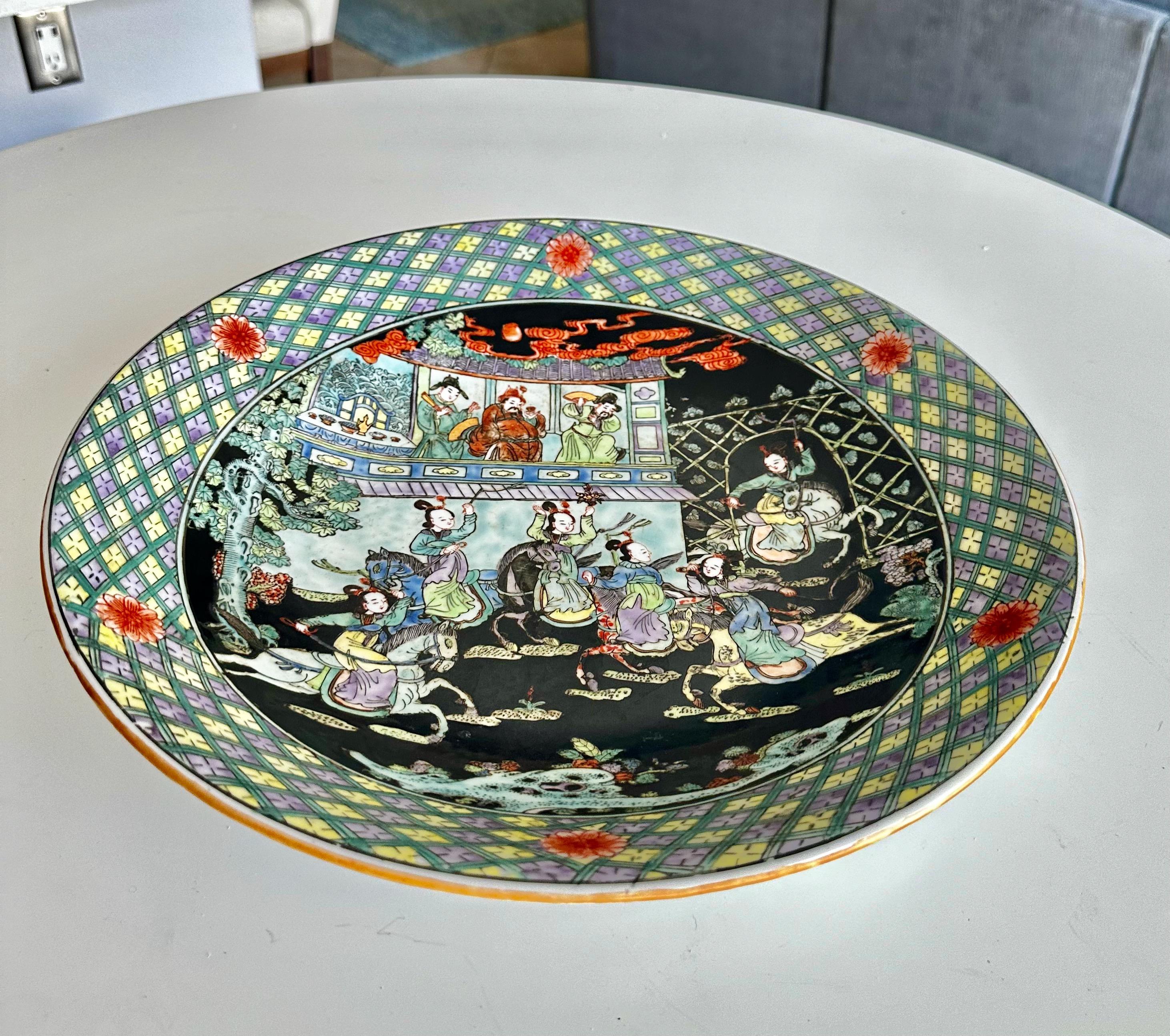 Chinese Republic Porcelain Charger 1