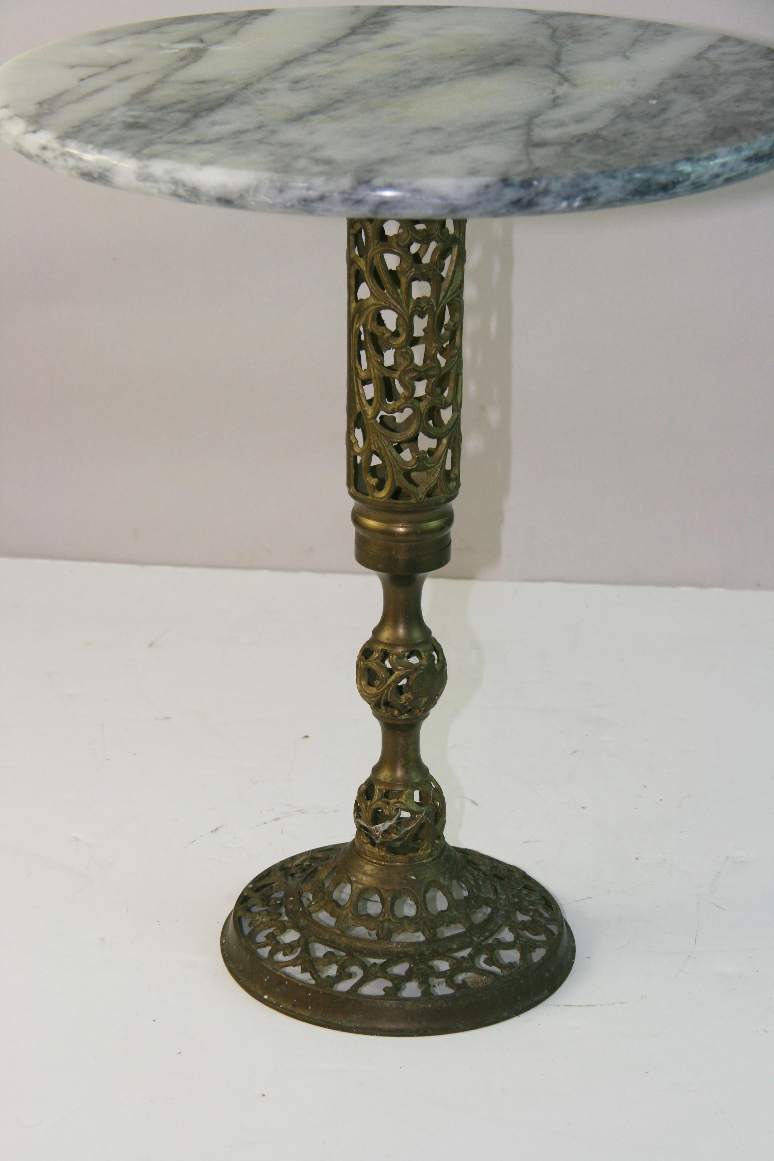 Chinese Reticulated Brass Marble-Top Drinks Table In Good Condition In Douglas Manor, NY