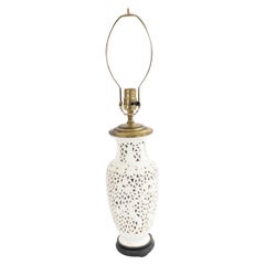 Lámpara de mesa china de porcelana blanca reticulada