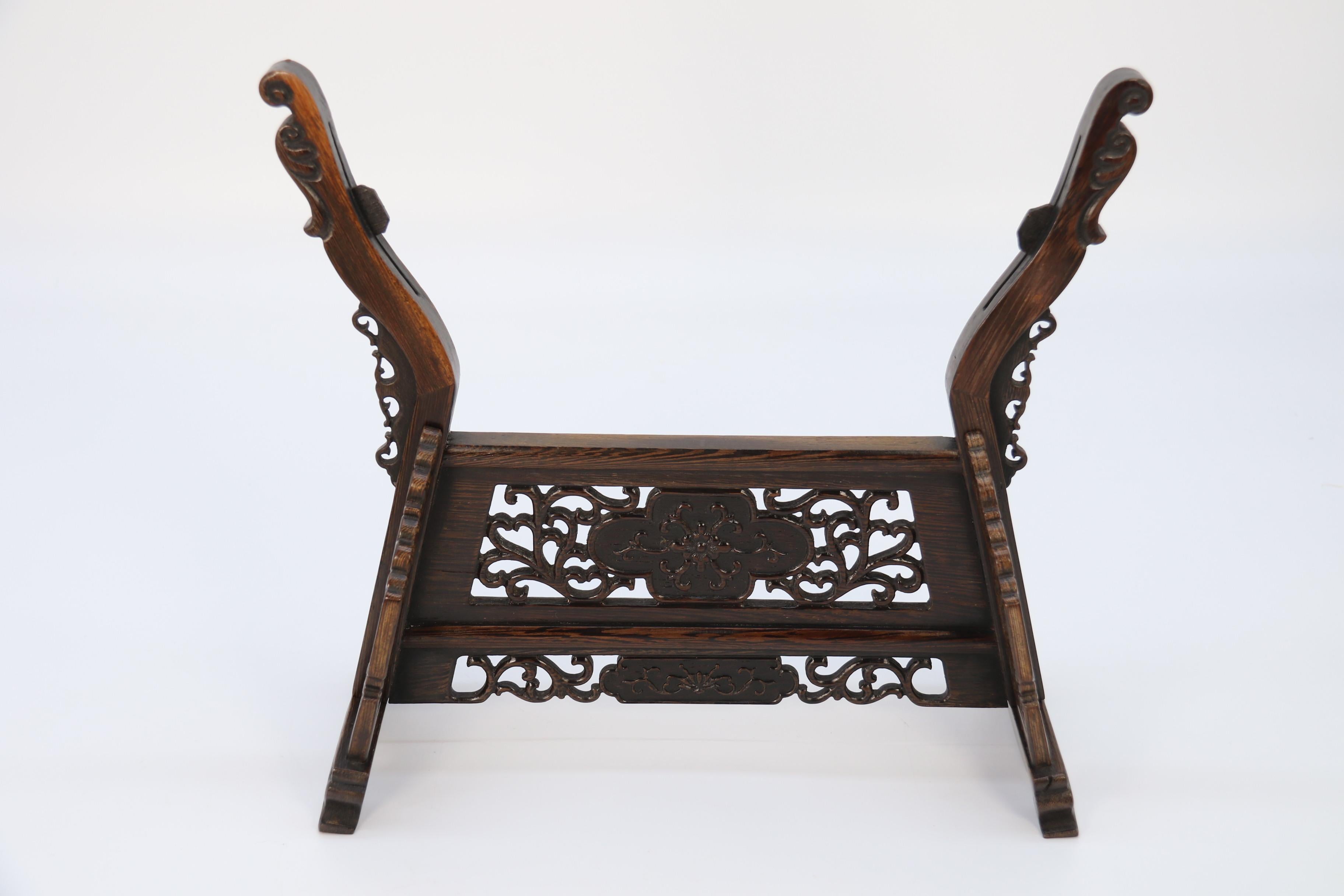 Chinese reversible silk needlework in a fine carved hardwood stand circa 1920 For Sale 6