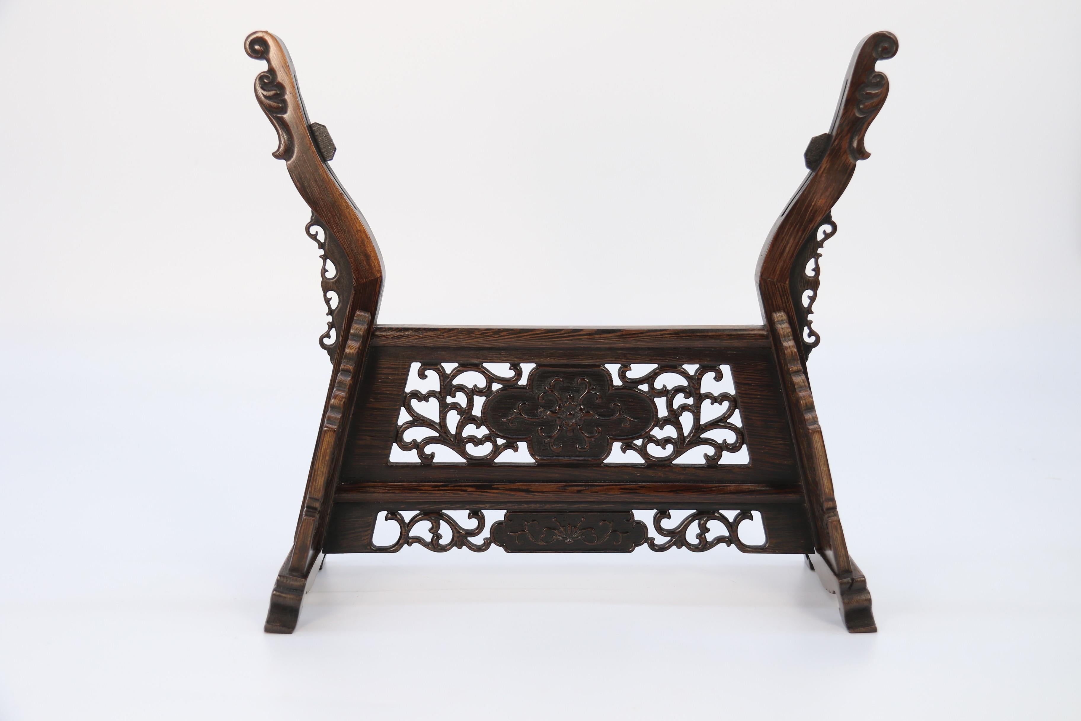 Chinese reversible silk needlework in a fine carved hardwood stand circa 1920 For Sale 7