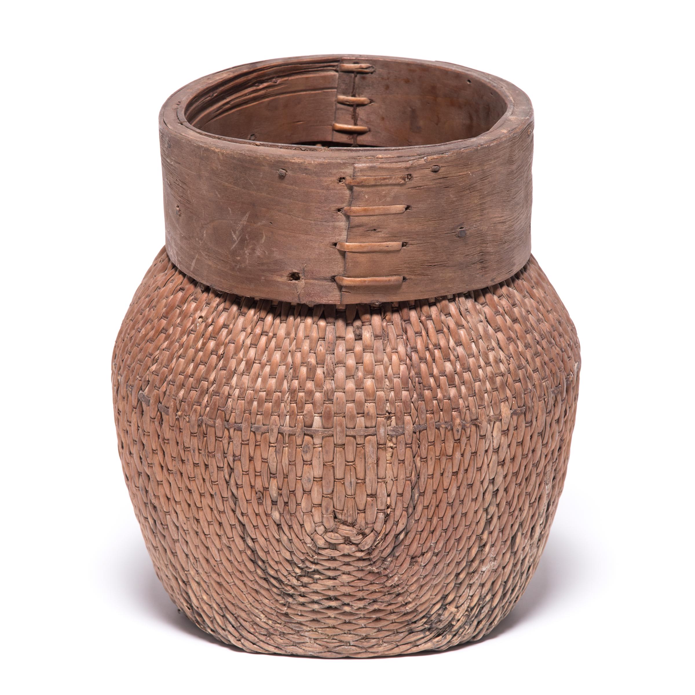 Qing Chinese Rimmed Fisherman's Basket