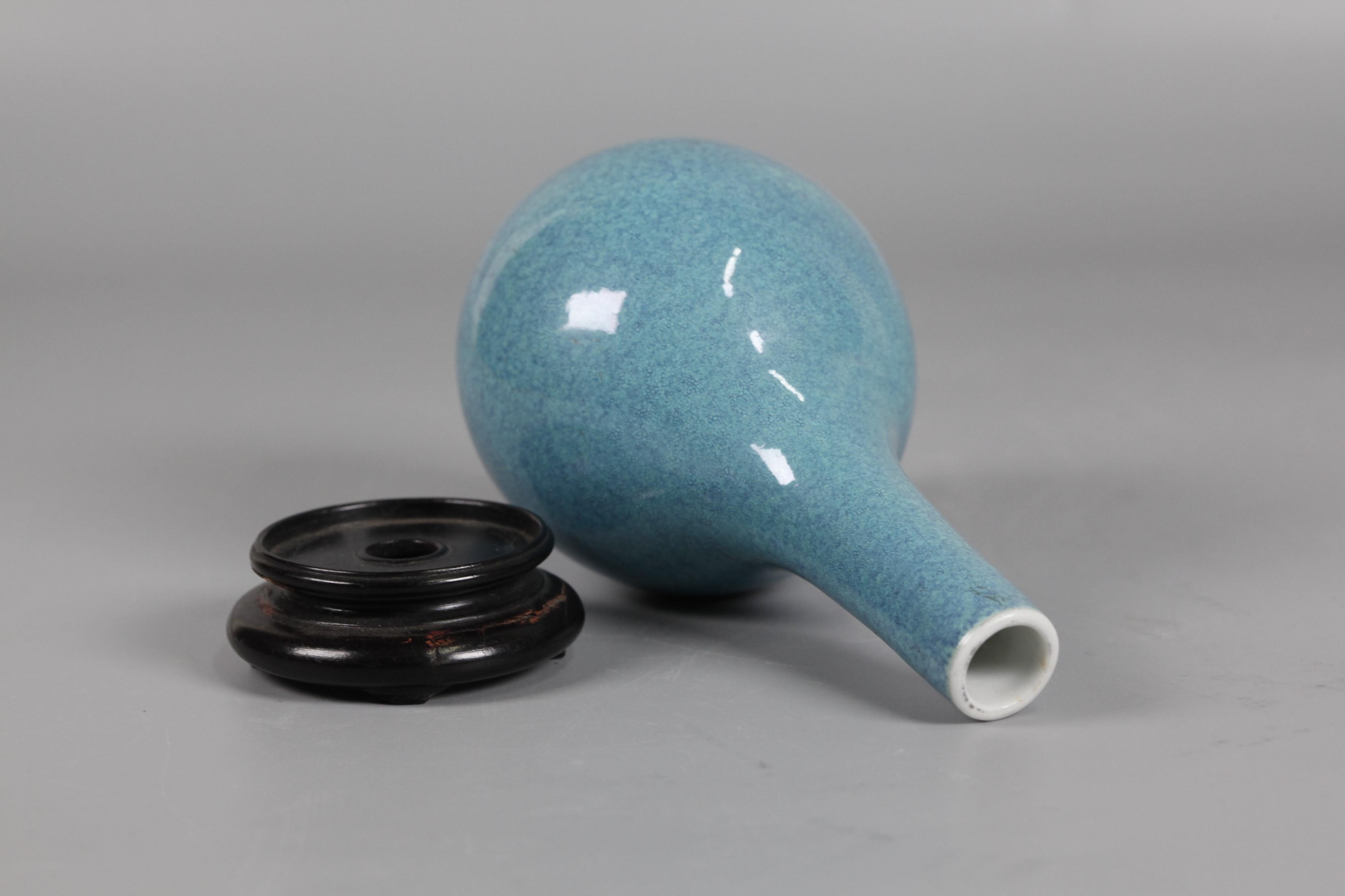 3in(D) x 3in(W) x 5.9in(H) are the dimensions of the vase without the wooden base; wooden base is NOT included with this item 