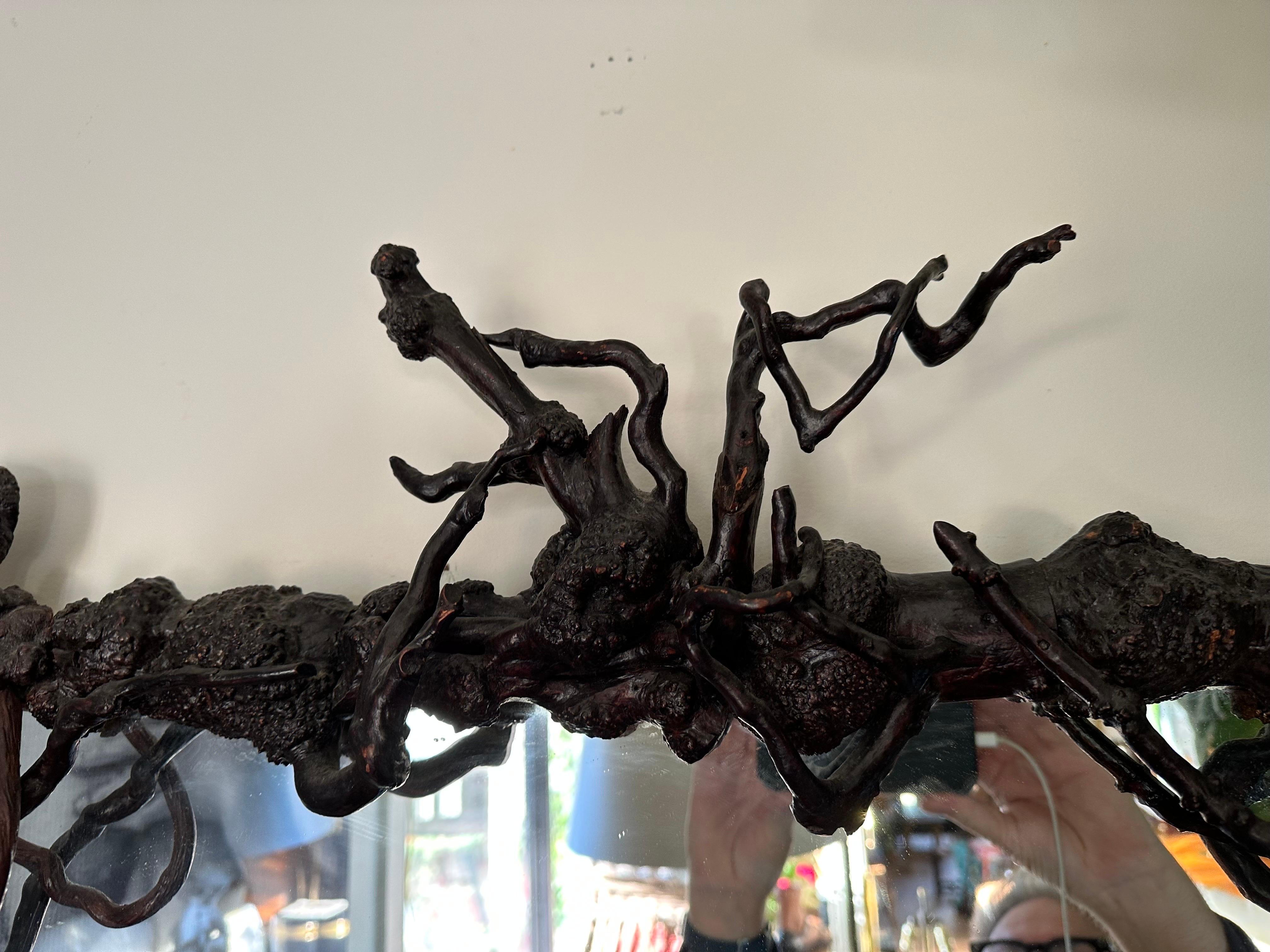 Miroir encadré en bois de Roots chinois Bon état - En vente à East Hampton, NY