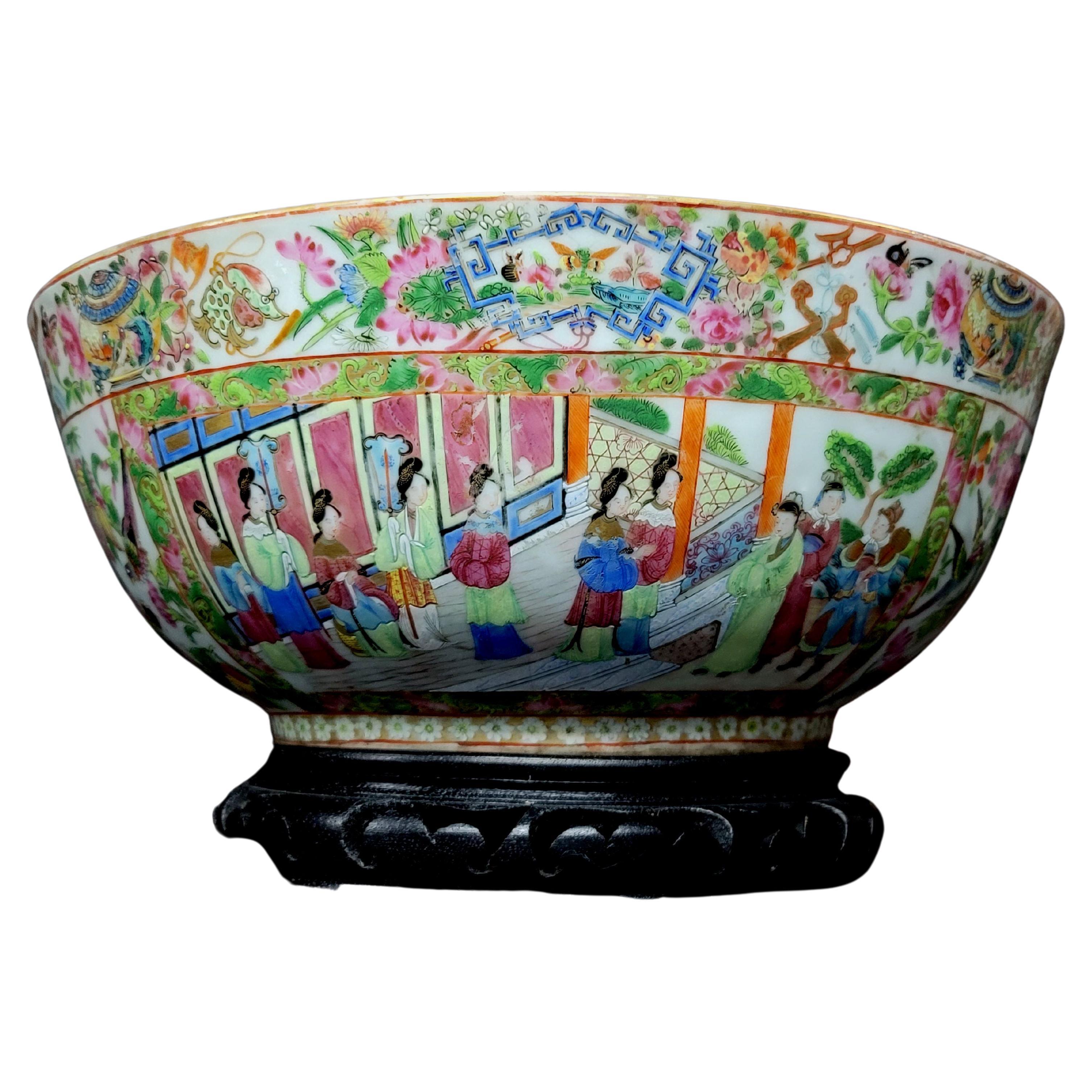 Ponchera china mandarina de la dinastía Qing, siglo XIX, que representa escenas interiores y exteriores de la corte y escenas de ocio.
Nota: En este lote sólo se vende un cuenco, no 2.





 