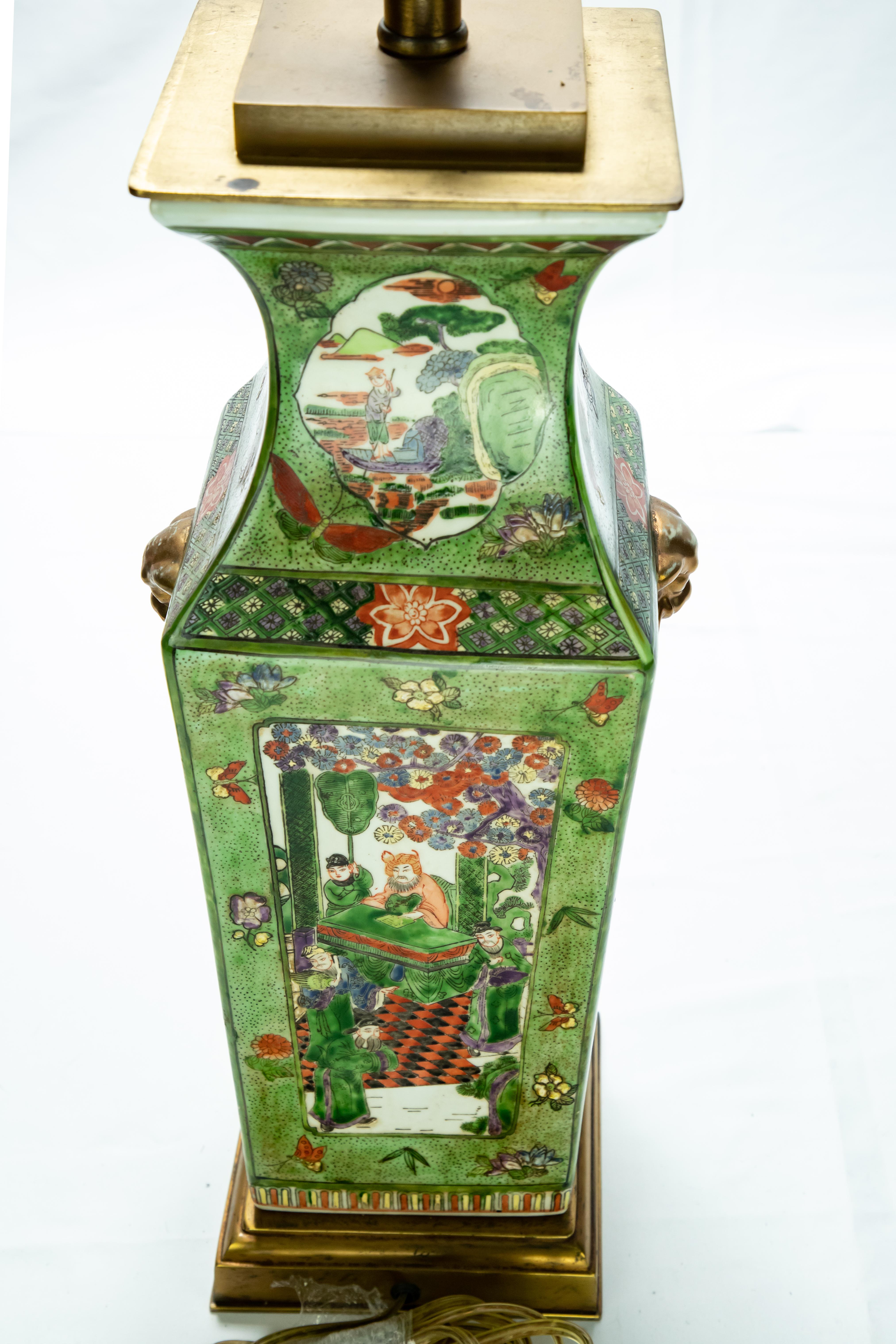 20th Century Chinese Rose Medallion Hand Painted Table Lamp