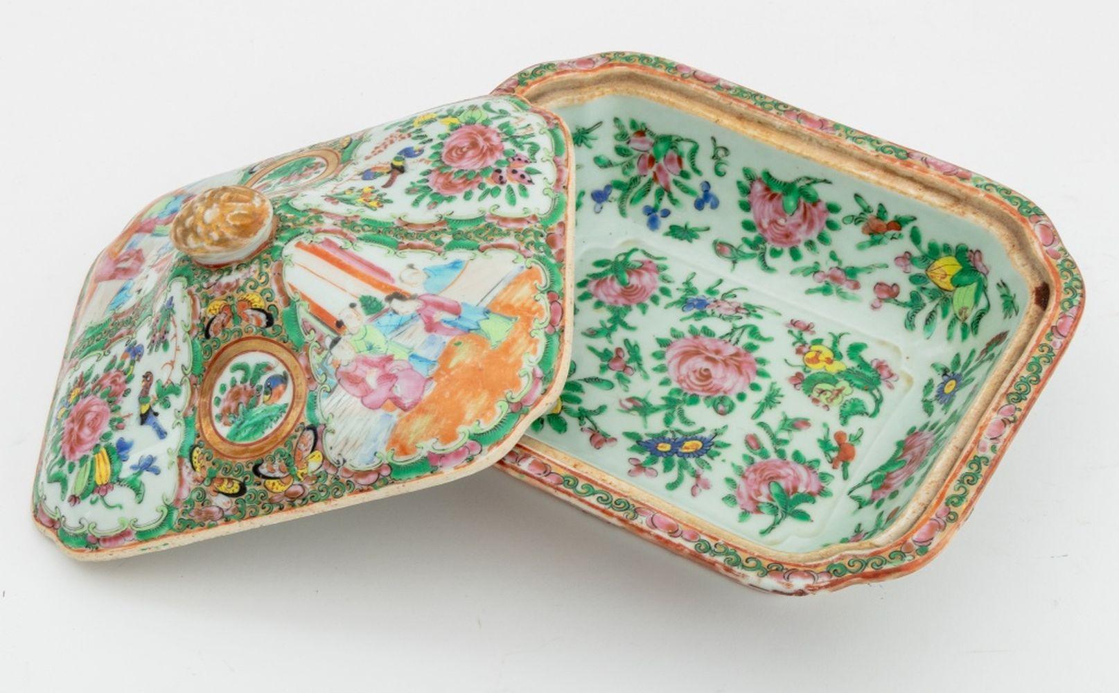 Chinese Rose Medallion Porcelain Articles, 4 im Angebot 2