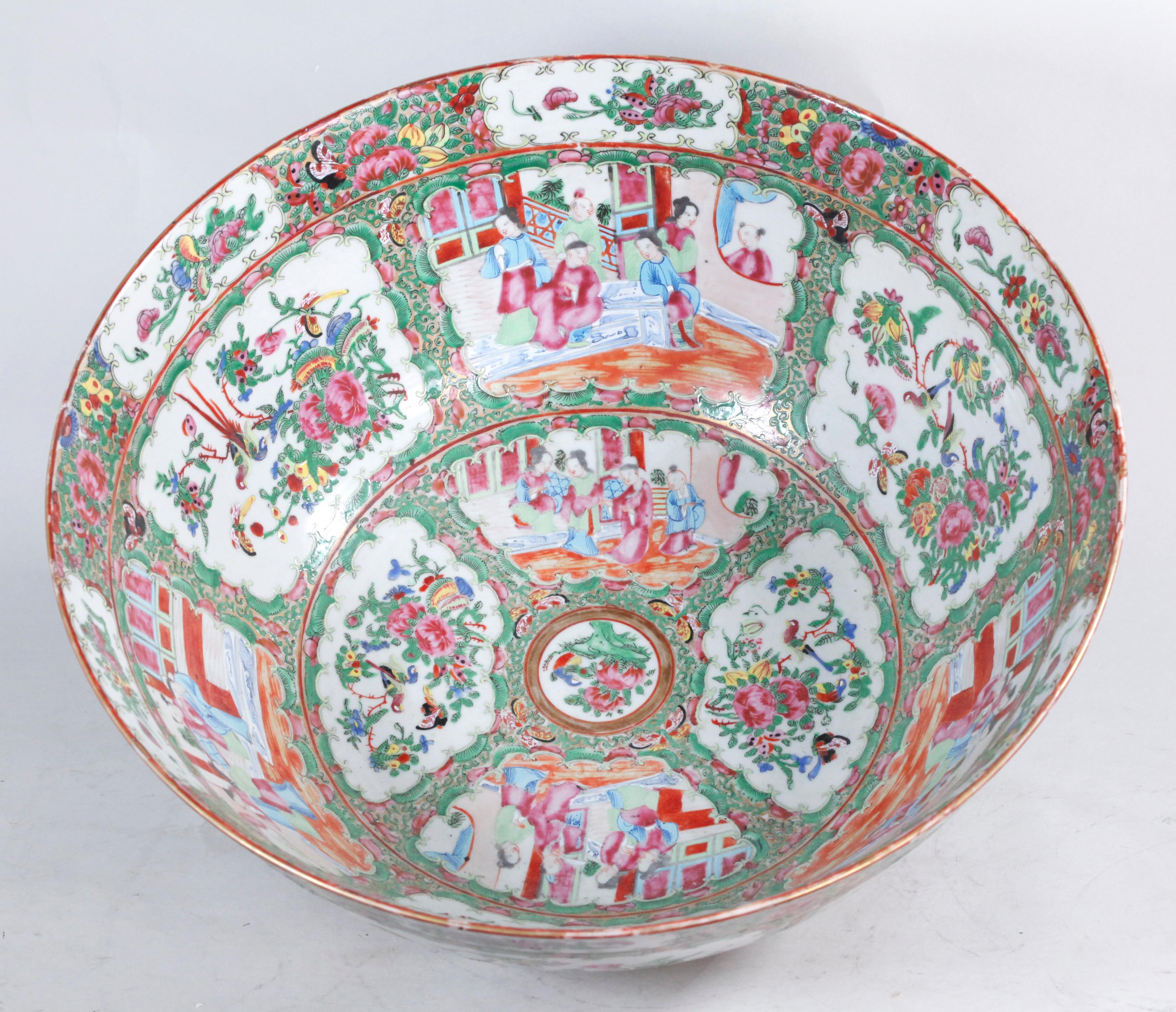Chinois Bol en porcelaine chinois à médaillon de rose, 19ème siècle en vente