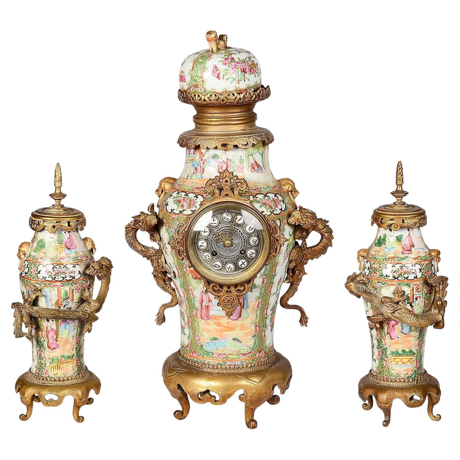 Chinese Rose Medallion porcelain clock set, 19th Century For Sale