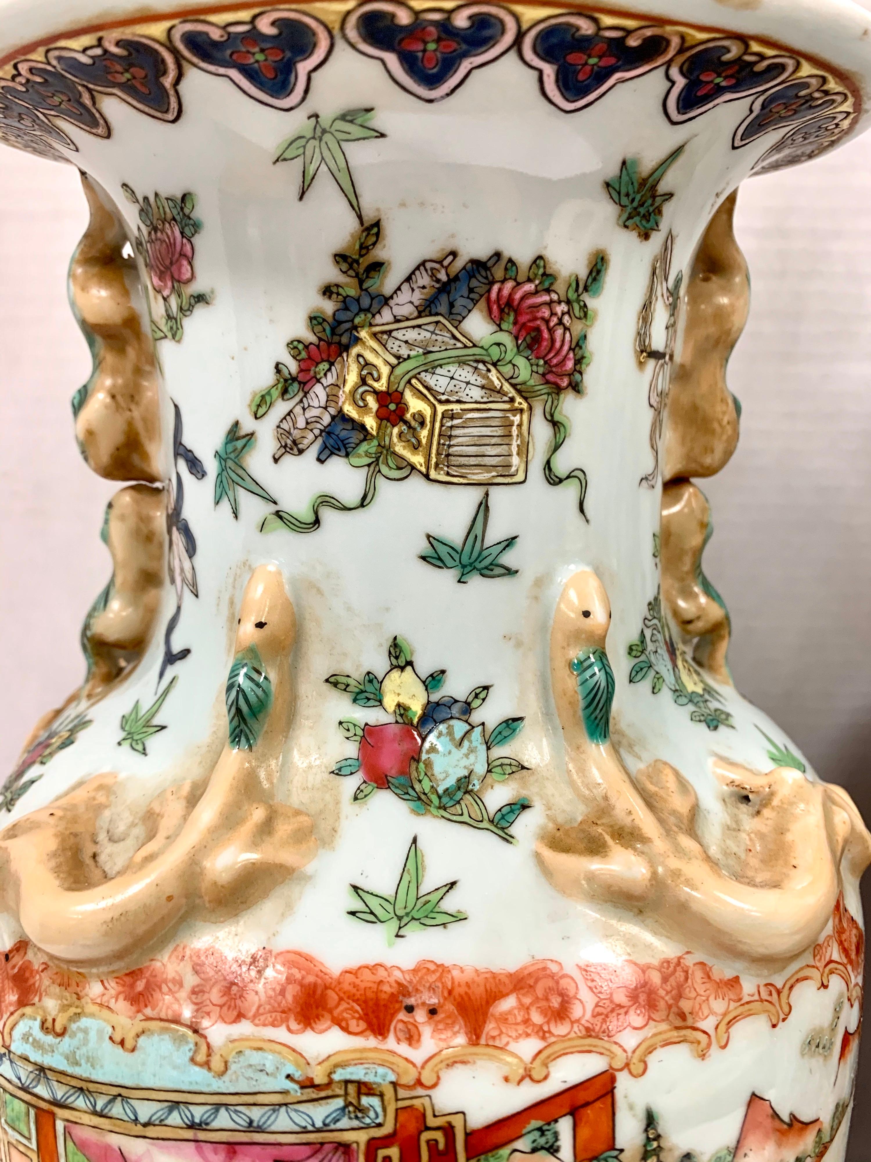Chinoiserie Chinese Rose Medallion Porcelain Urn Lamps, Pair