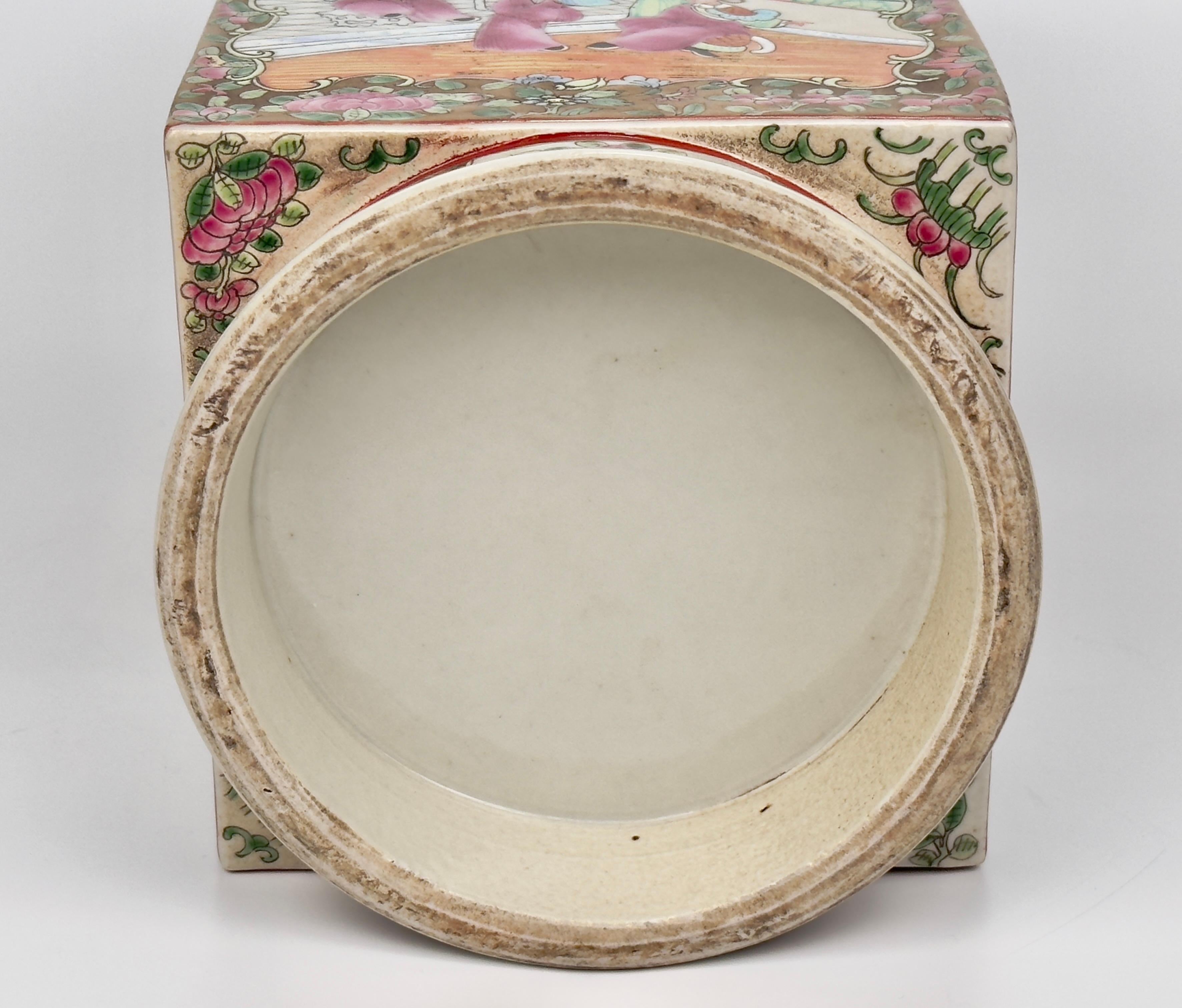 Rose Medallion Porcelain Vase, Late Qing Period For Sale 7