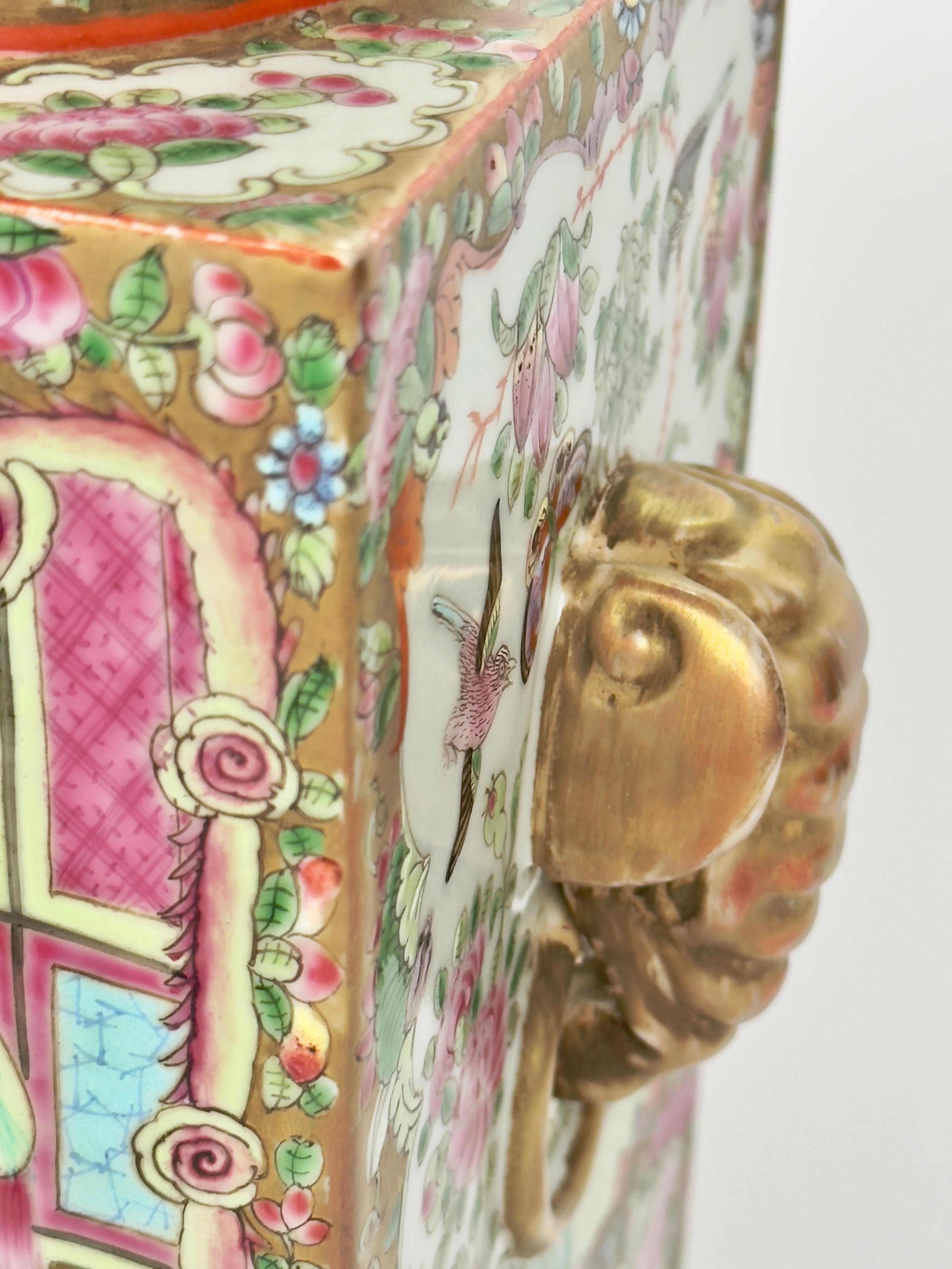 Rose Medallion Porcelain Vase, Late Qing Period For Sale 1
