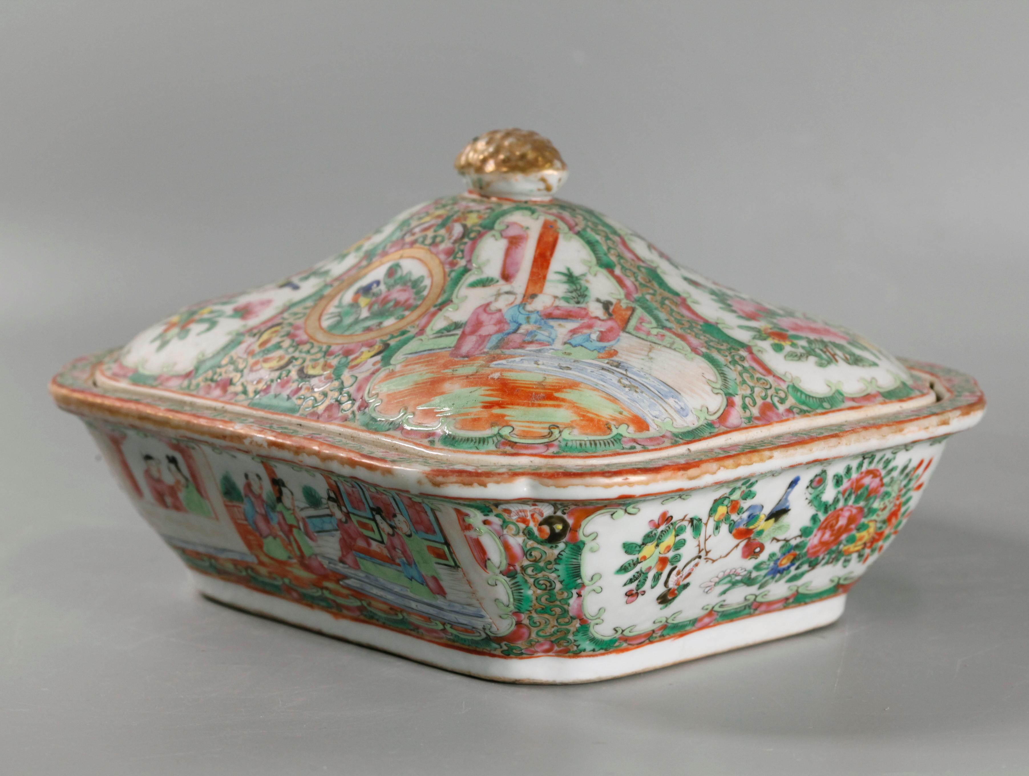 19th Century Chinese rose medallion, rectangular cover bowl, 19th c. For Sale