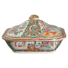 Chinese rose medallion, rectangular cover bowl, 19th c.