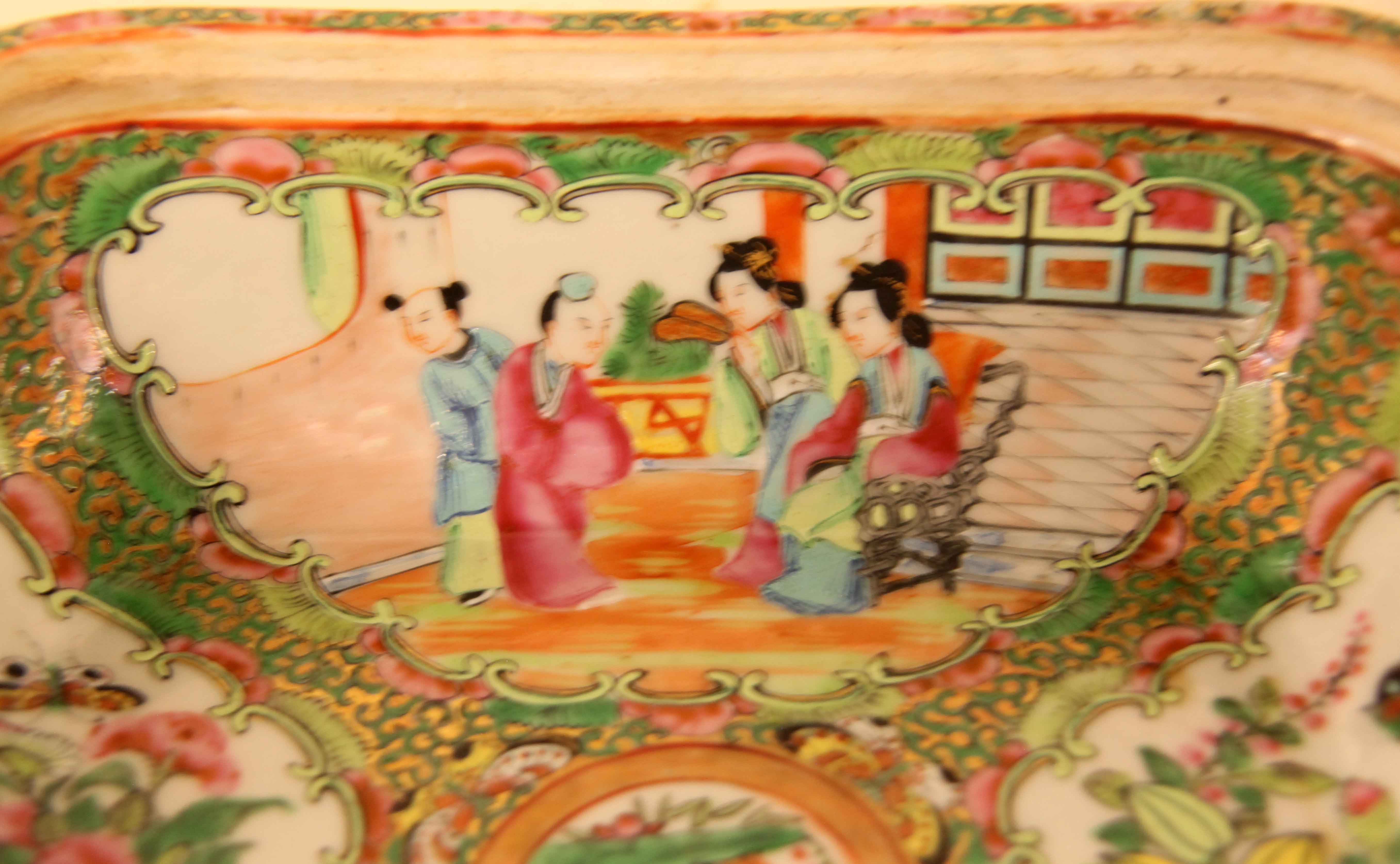 Chinese Rose Medallion Tureen  For Sale 7