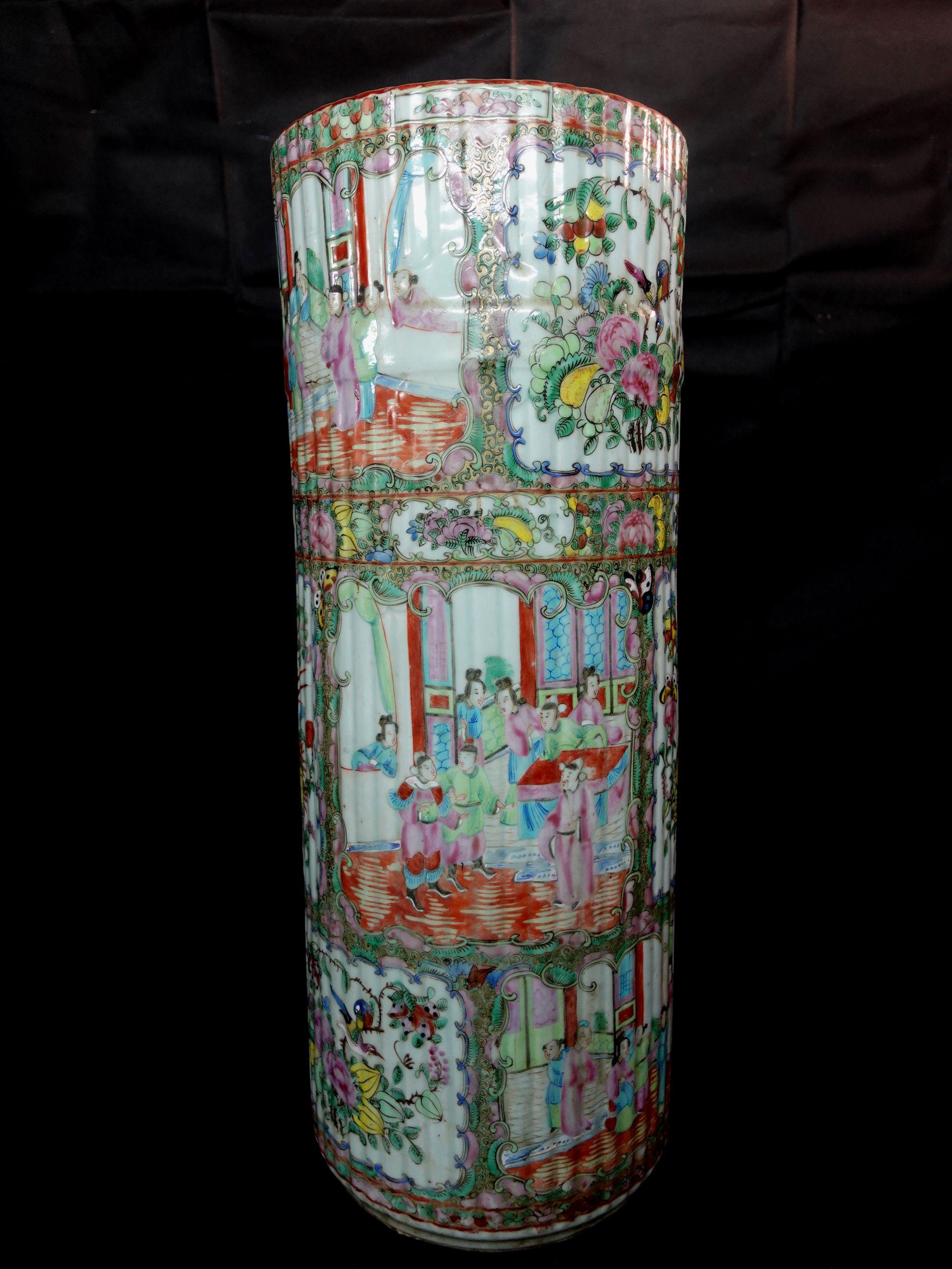 Chinesischer Rosenmedaillon-Schirmständer mit Medaillon, 19. Jahrhundert im Angebot 5