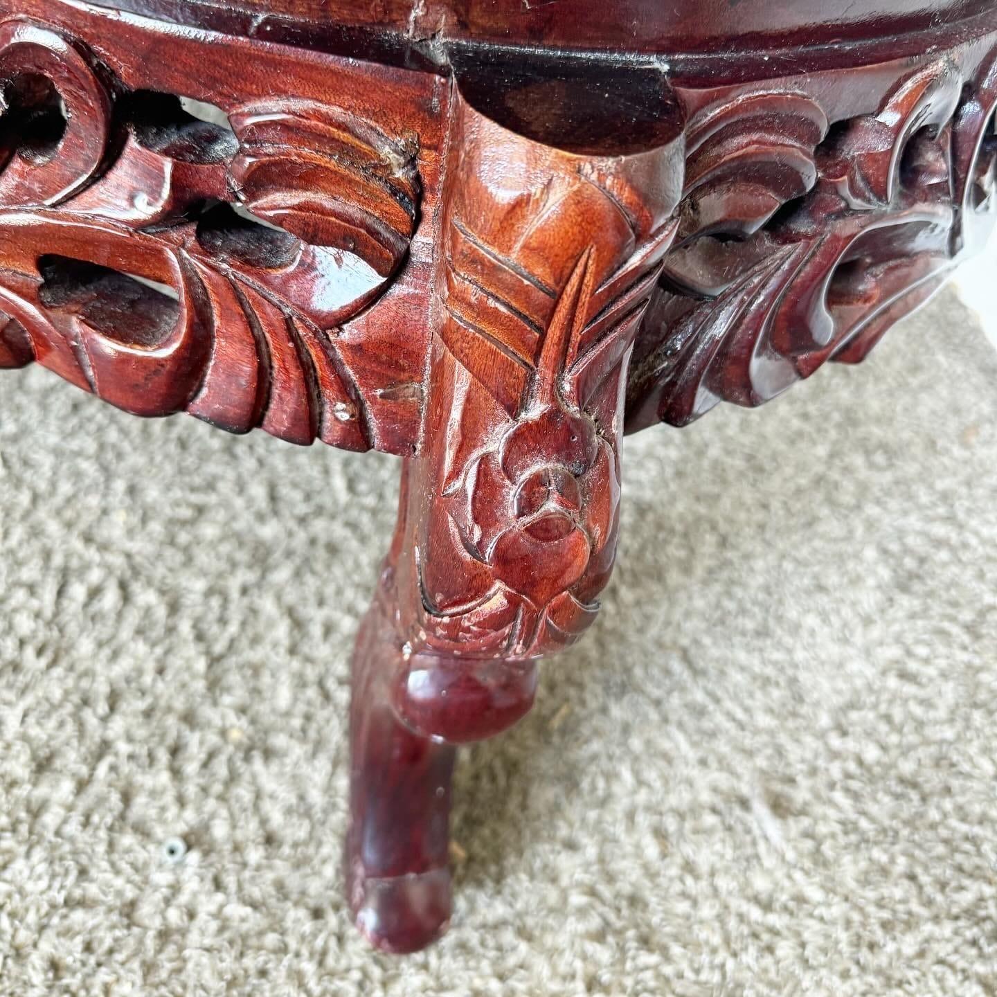 Bois de rose Table à café ovale en bois de rose chinois sculpté à la main et à plateau de marbre rose en vente