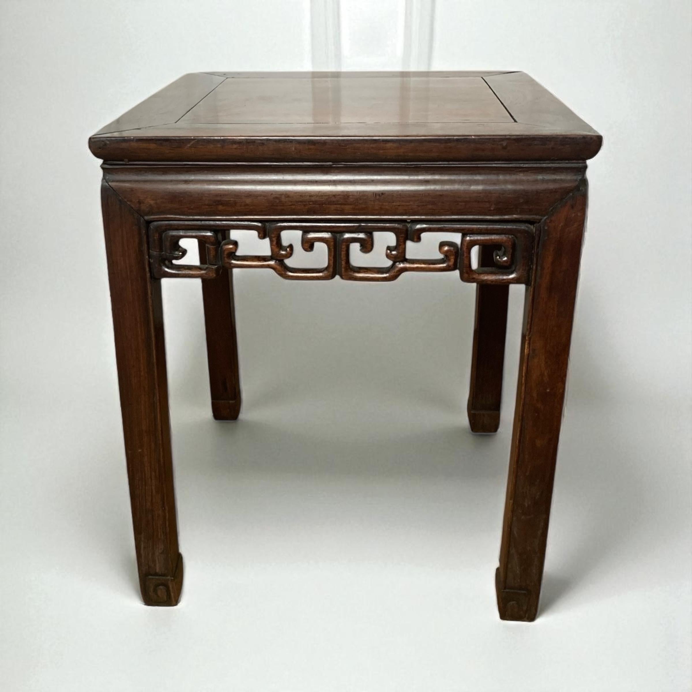 Mesa baja china de palisandro c.1890-1900 Palo de rosa en venta