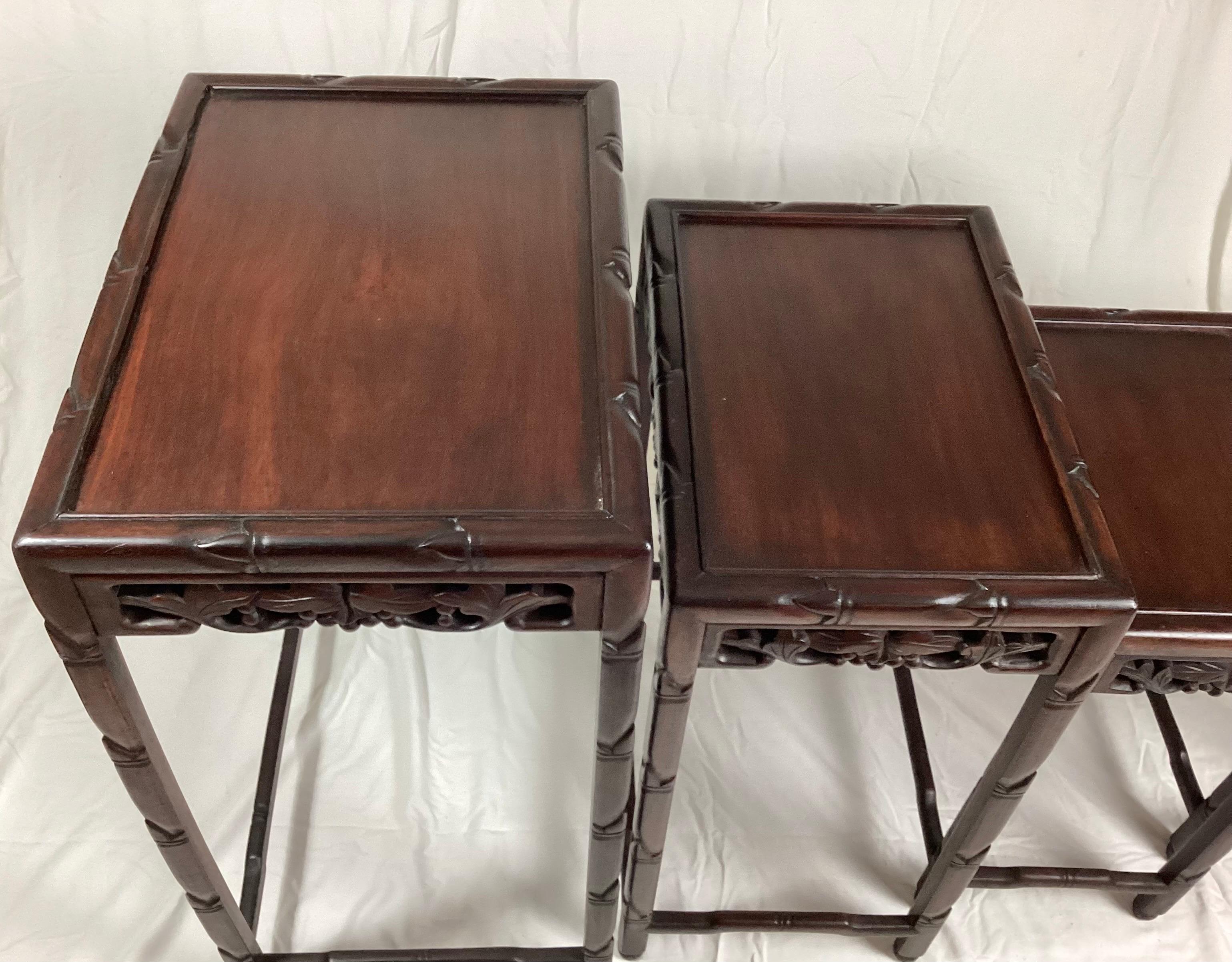 Chinese Rosewood Set of 4 Nesting Tables with Carved Frieze Decoration For Sale 1