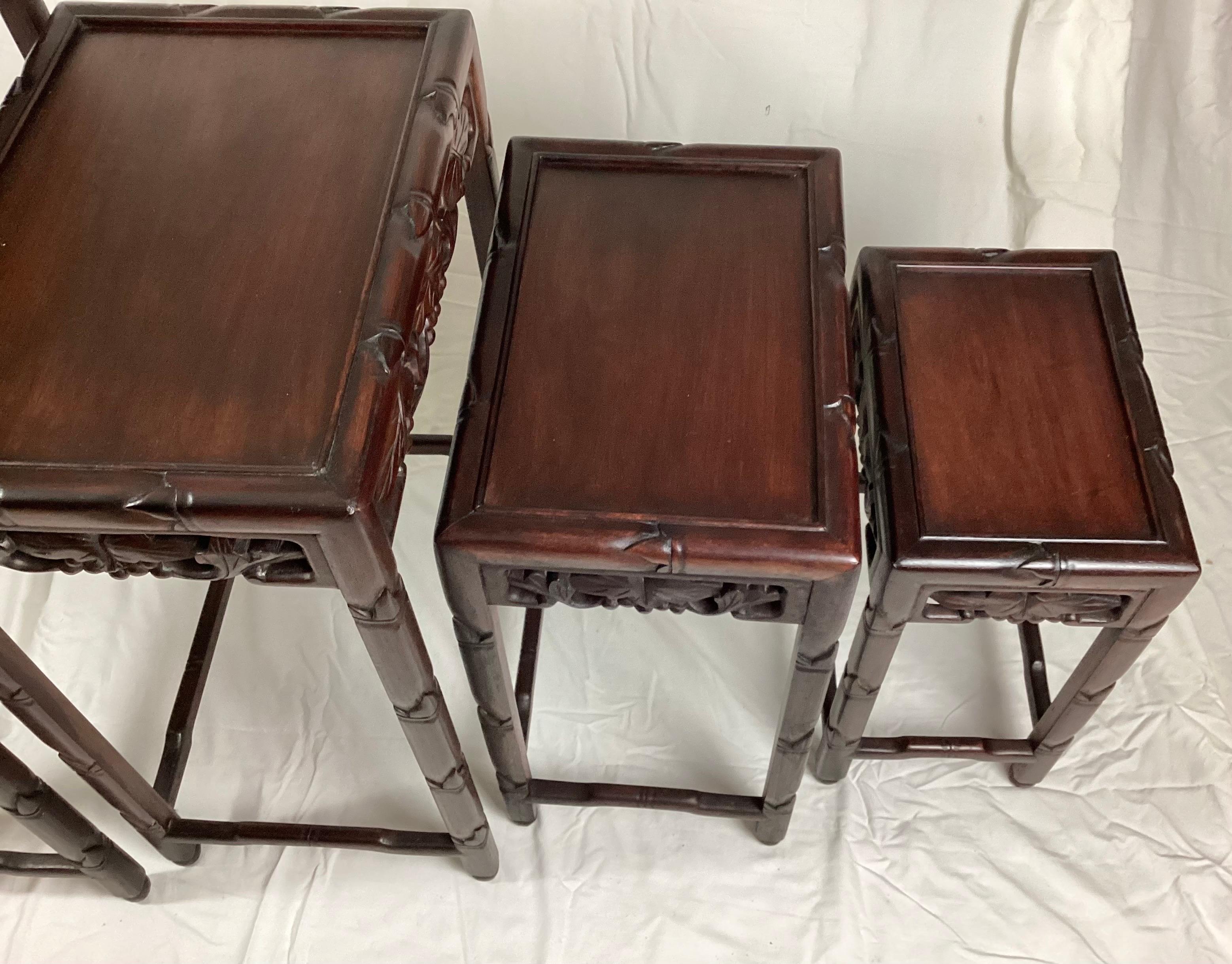 Chinese Rosewood Set of 4 Nesting Tables with Carved Frieze Decoration For Sale 2