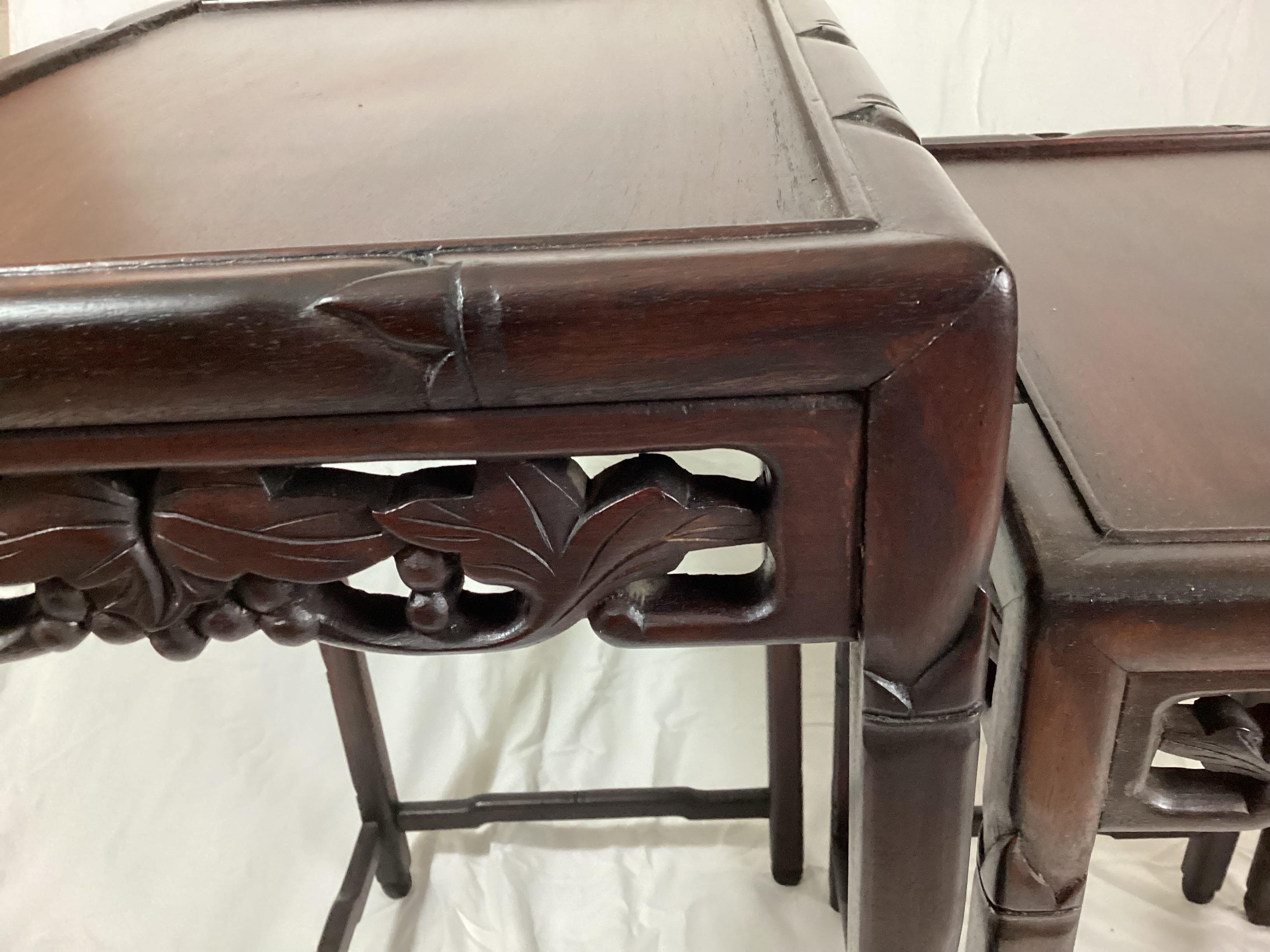 Chinese Rosewood Set of 4 Nesting Tables with Carved Frieze Decoration For Sale 3