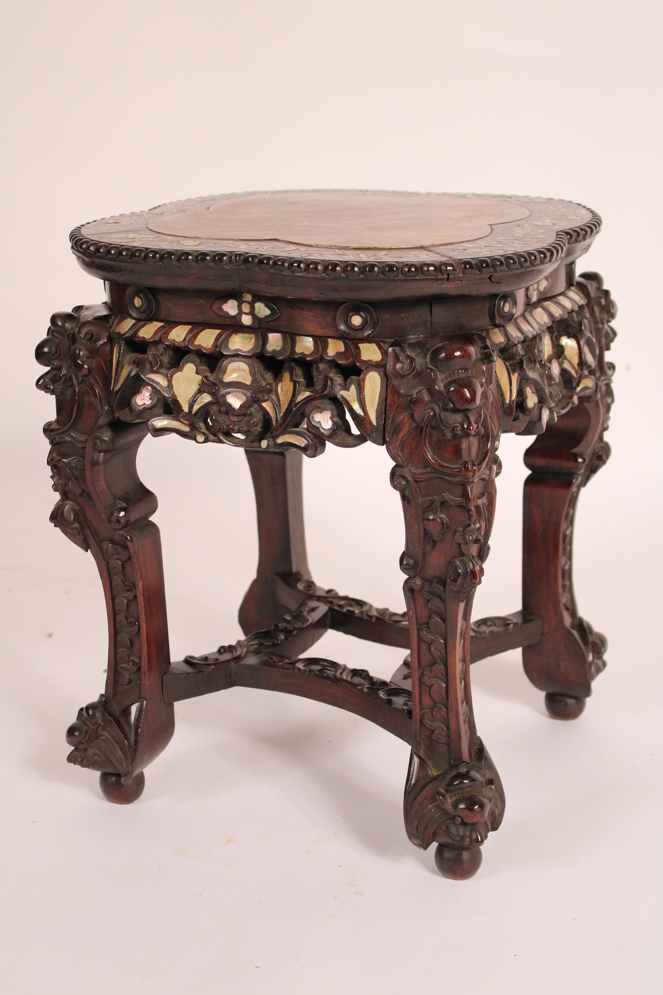Exportation chinoise Tabouret chinois en bois de rose avec incrustation de nacre en vente