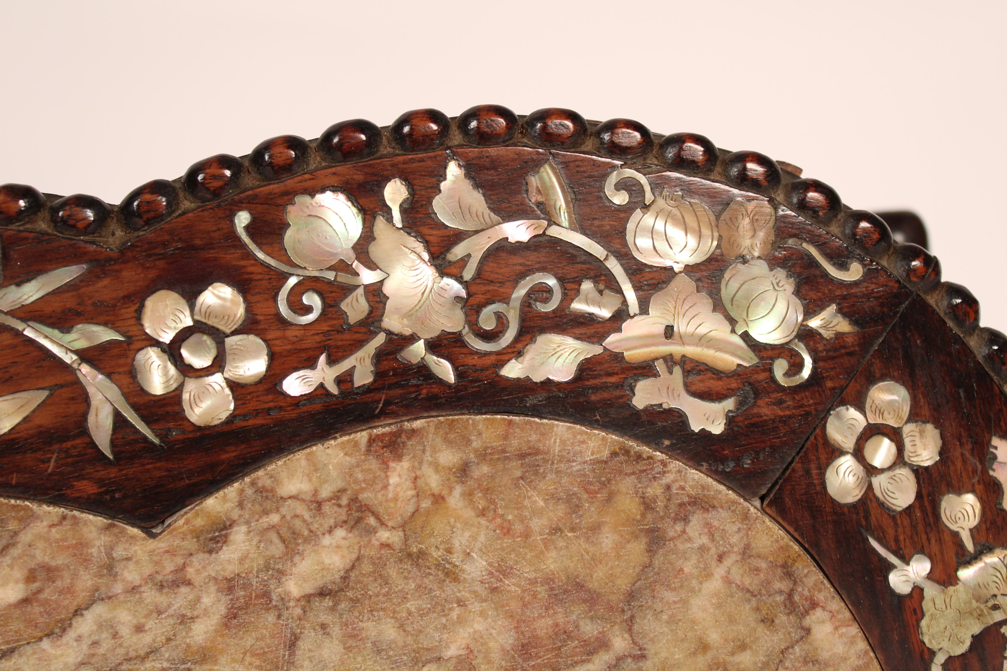 Tabouret chinois en bois de rose avec incrustation de nacre Bon état - En vente à Laguna Beach, CA