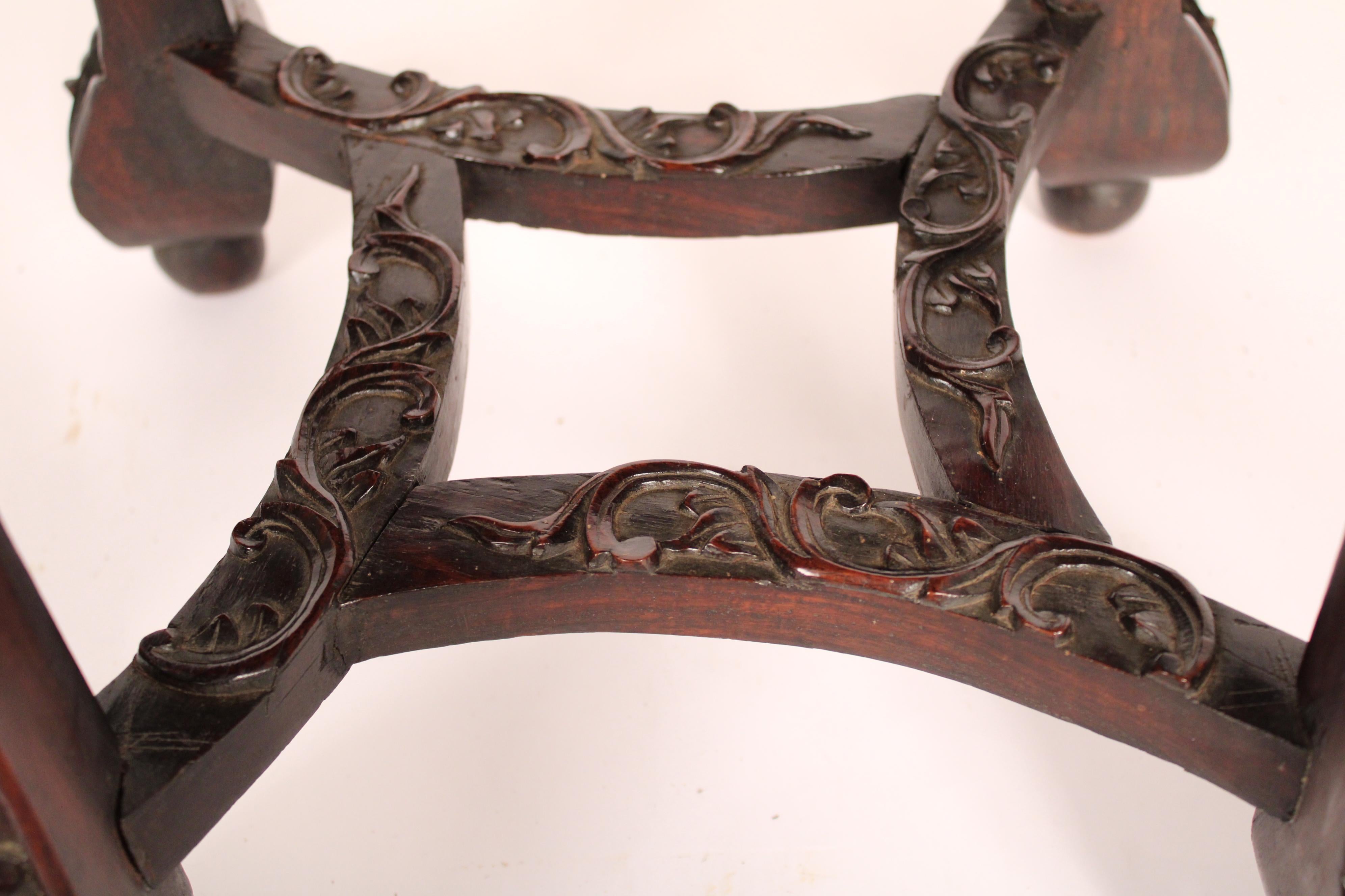 Début du 20ème siècle Tabouret chinois en bois de rose avec incrustation de nacre en vente