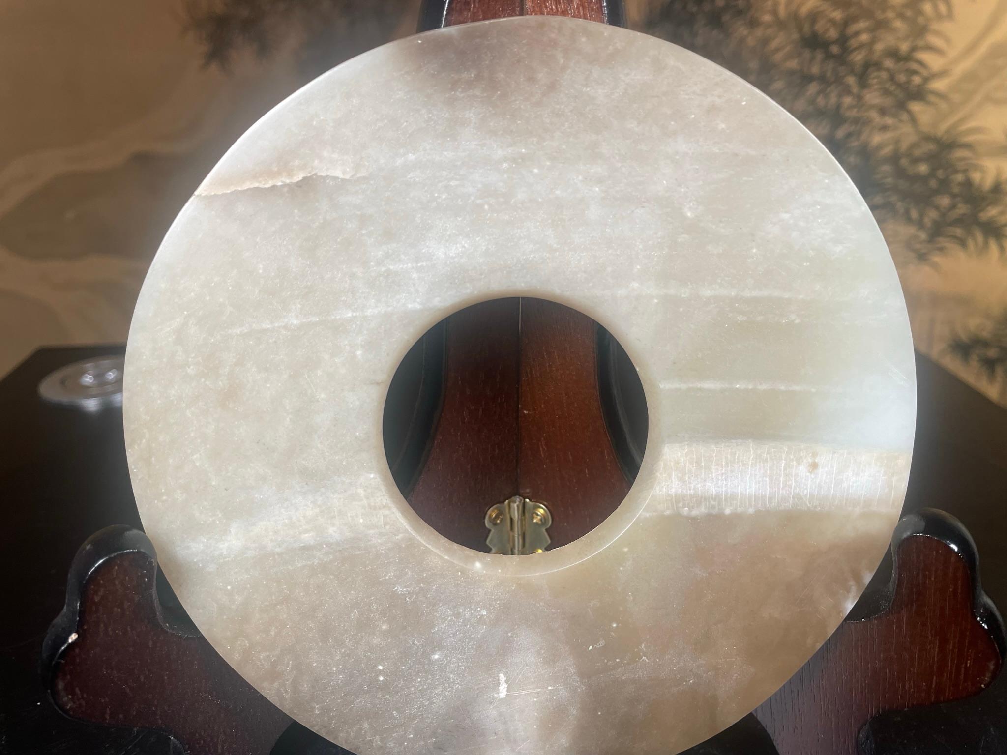 Chinesische chinesische Jade Bi mit schönen grünen Wolken und durchscheinenden Farben im Angebot 5