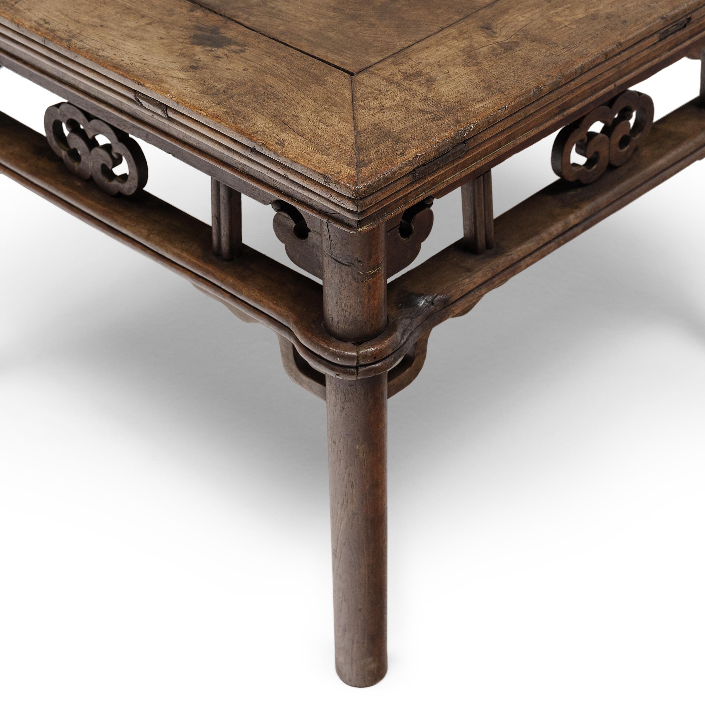 Chinois Table carrée chinoise à pieds ronds, vers 1850 en vente