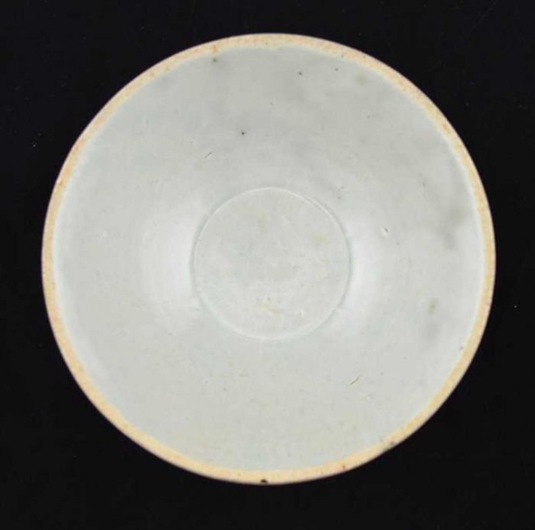 Chinese Rounded Conical Bowl, Song Dynasty In Fair Condition In West Palm Beach, FL