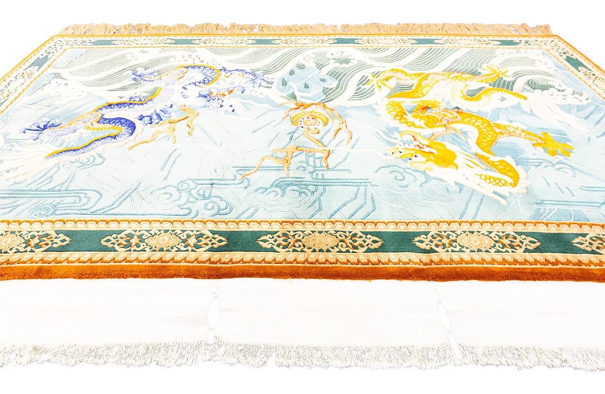 Add a touch of Oriental elegance to your space with this stunning vintage Chinese Nichols rug, measuring 300 × 154 cm. 
It's worth mentioning that the design of the rug is inspired by the patterns you'll find on the walls of the Imperial