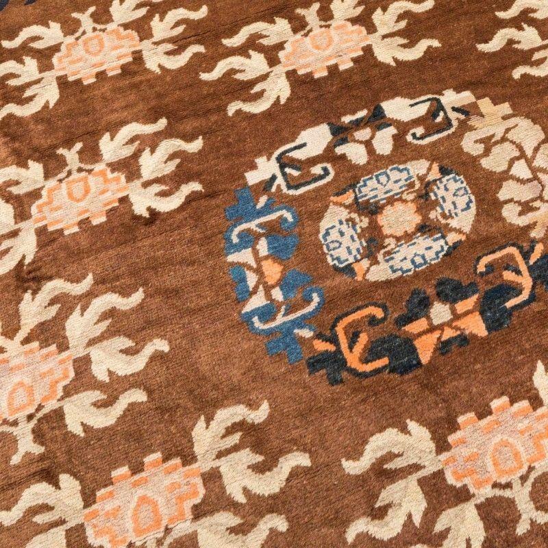 Wool Chinese Rug. Central Rosette Design and Geometries. 3.00 x 3.05 m For Sale