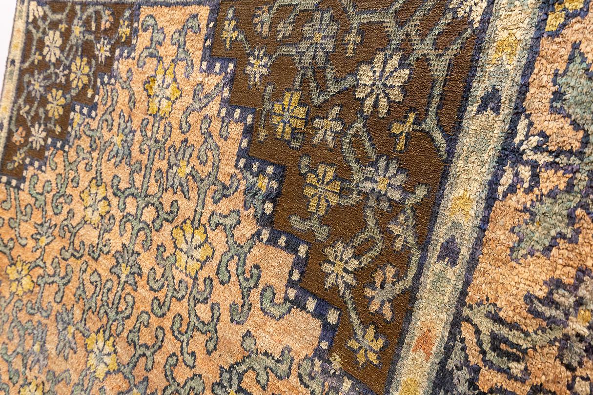 Chinese Rug Imperial Palace of a Great Benevolence For Sale 4