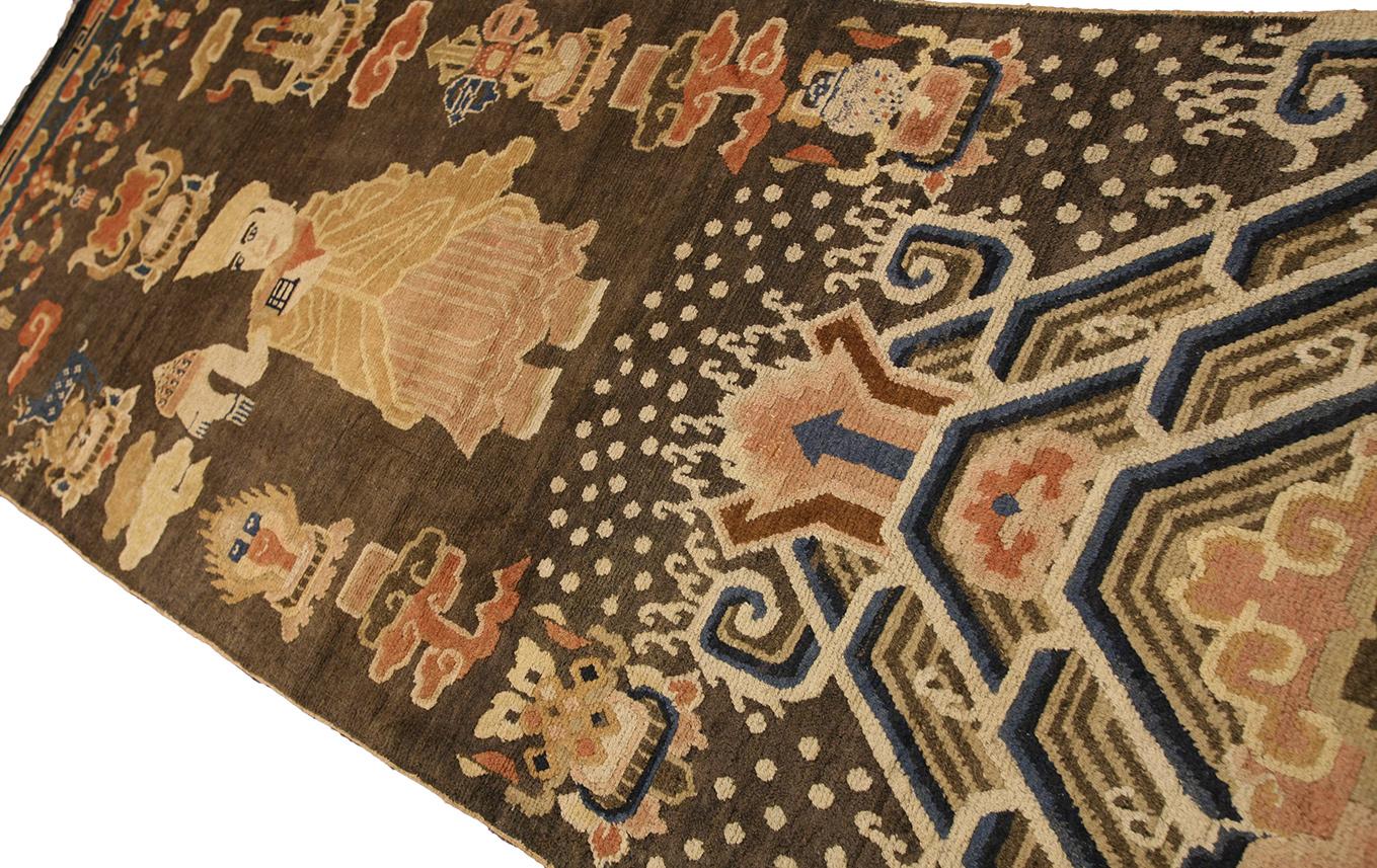 Chinese Rug Ningxia Spiritual Symbolism In Good Condition For Sale In Ferrara, IT