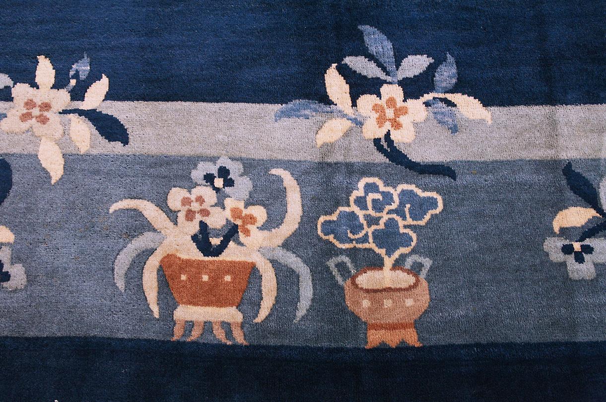 Noué à la main Tapis chinois Pékin au design minimaliste bleu en vente