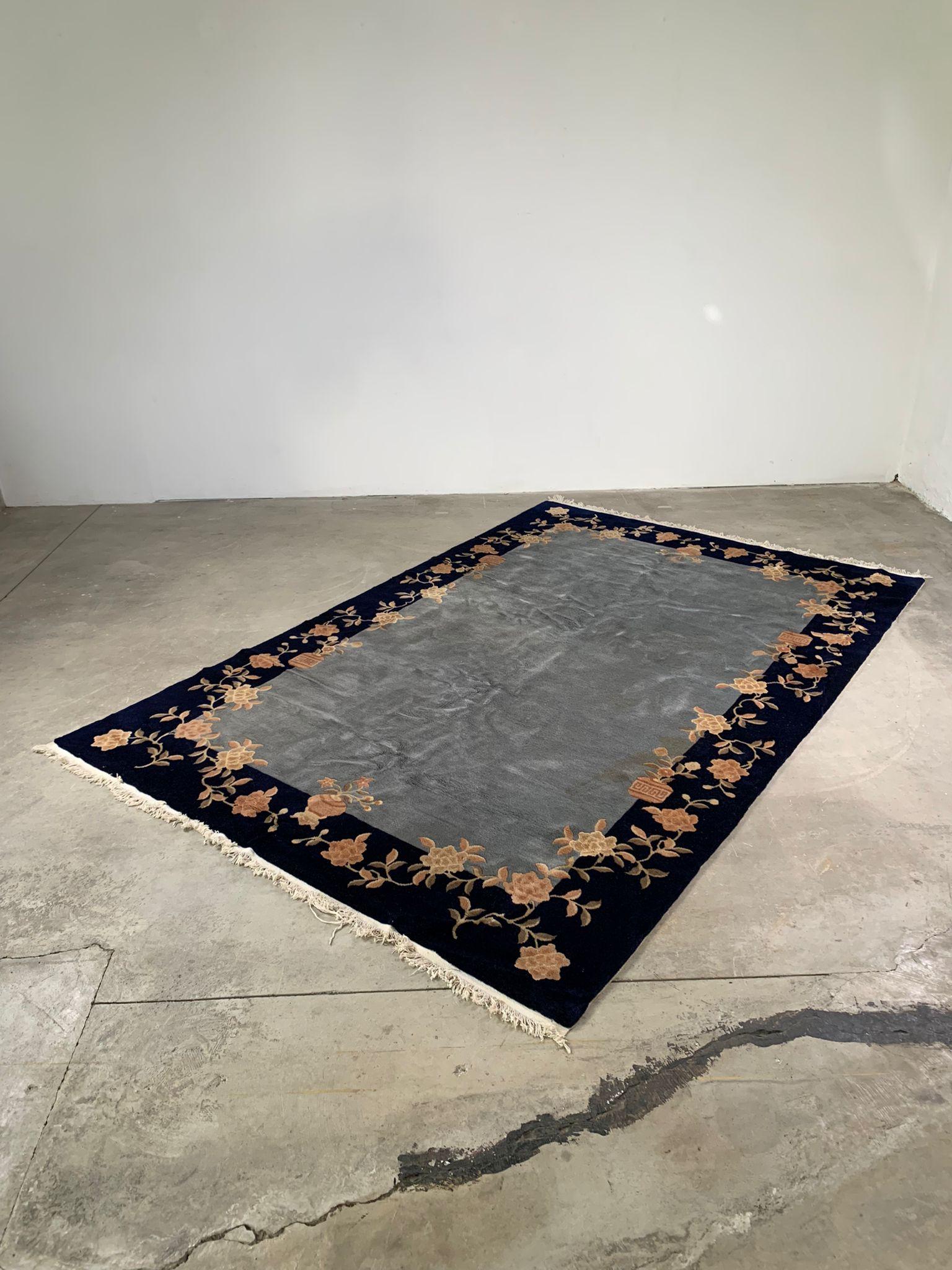 Mid-Century Modern Tapis chinois à motifs floraux stylisés, années 1950 en vente