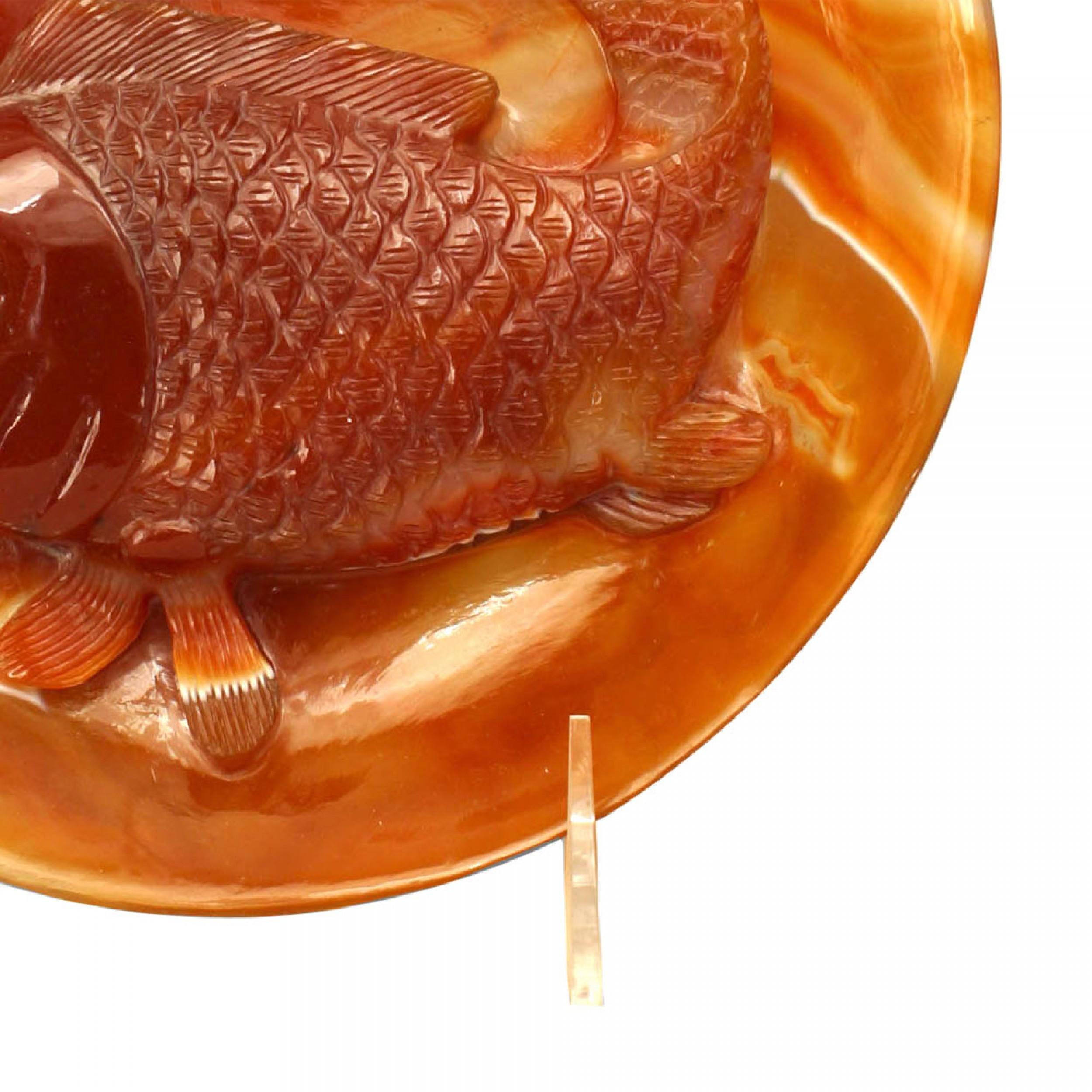 Plato chino de pescado tallado con decoración de ágata oxidada Exportación china en venta