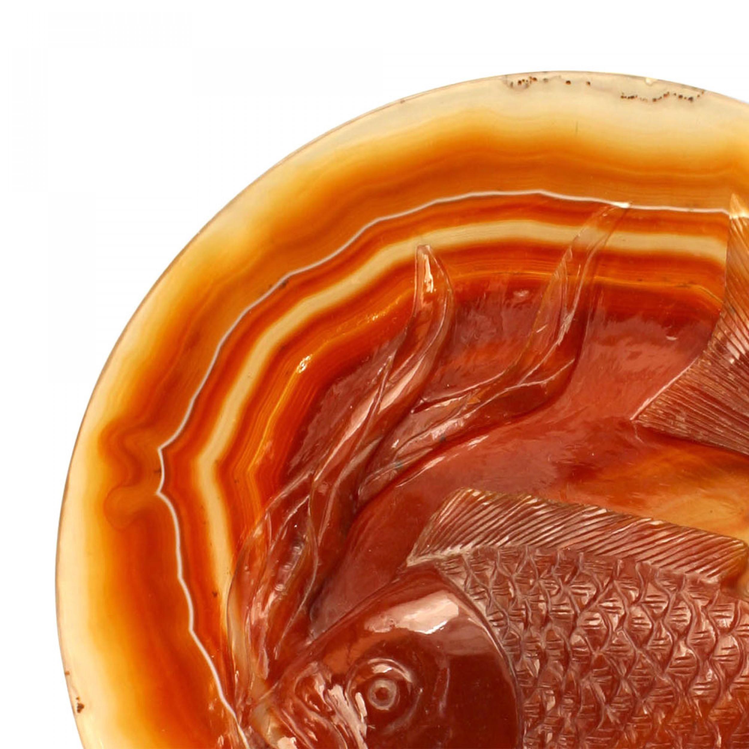 Plato chino de pescado tallado con decoración de ágata oxidada Tallado a mano en venta