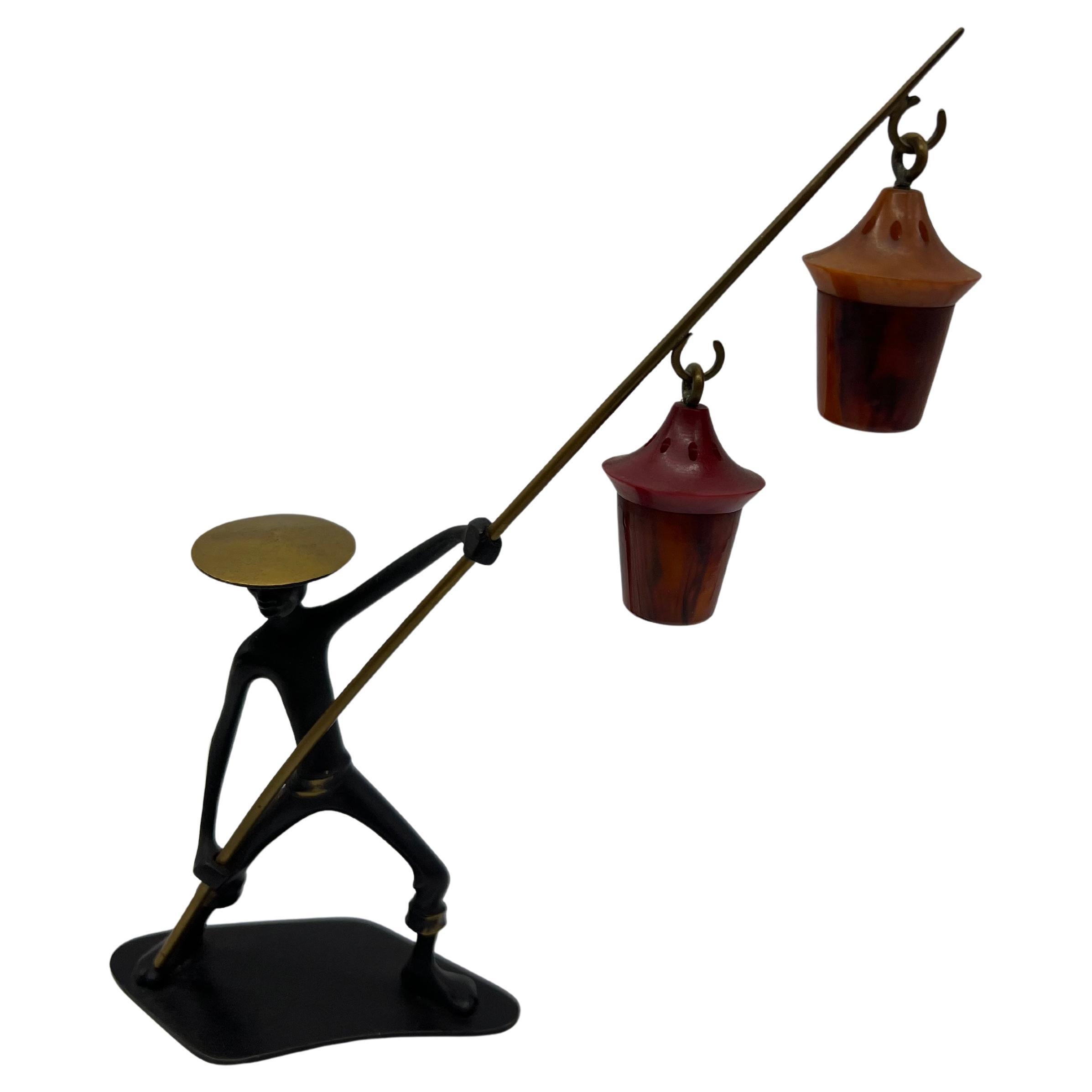 Metà XX secolo Scultura cinese di sale e pepe di Richard Rohac, 1955 in vendita