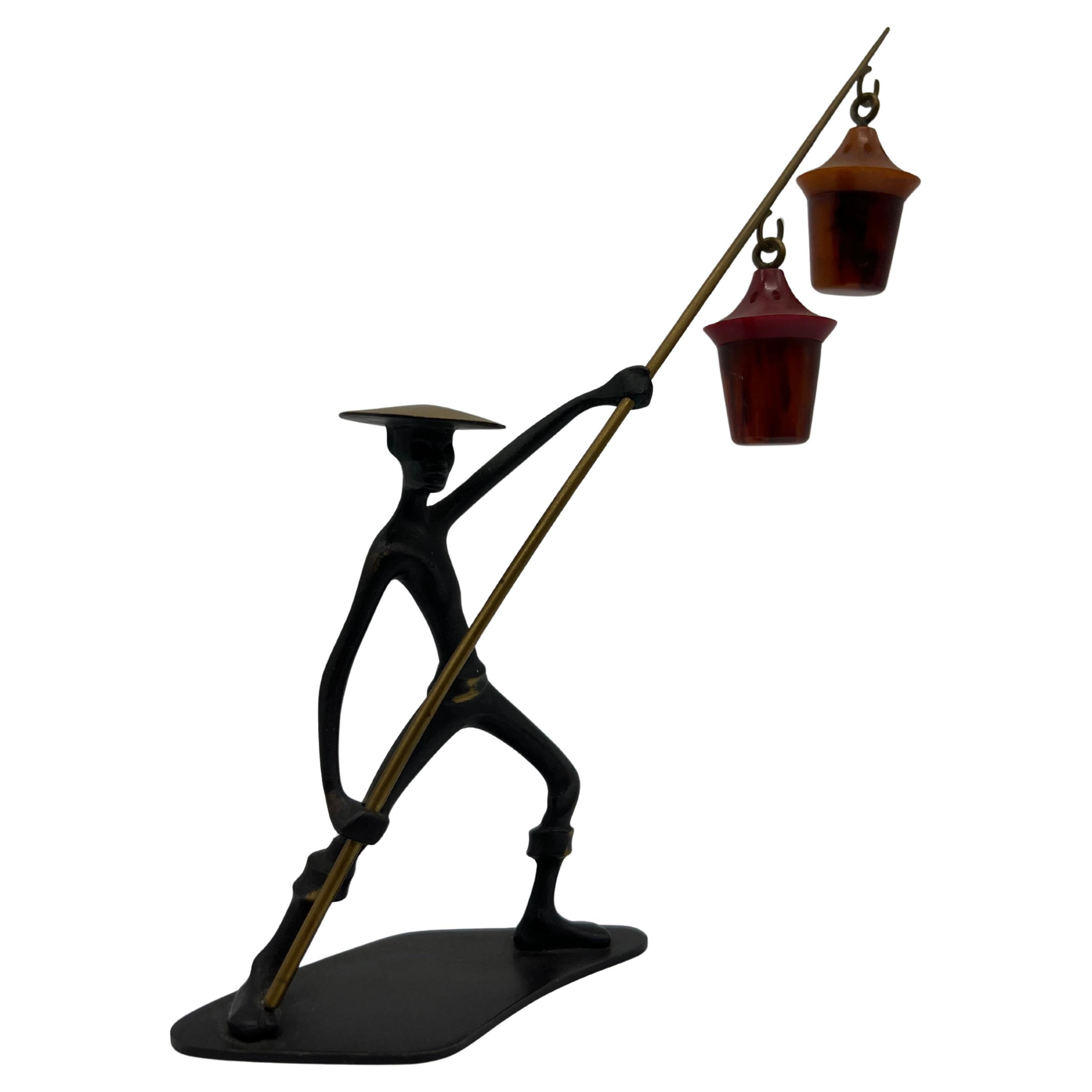 Ottone Scultura cinese di sale e pepe di Richard Rohac, 1955 in vendita