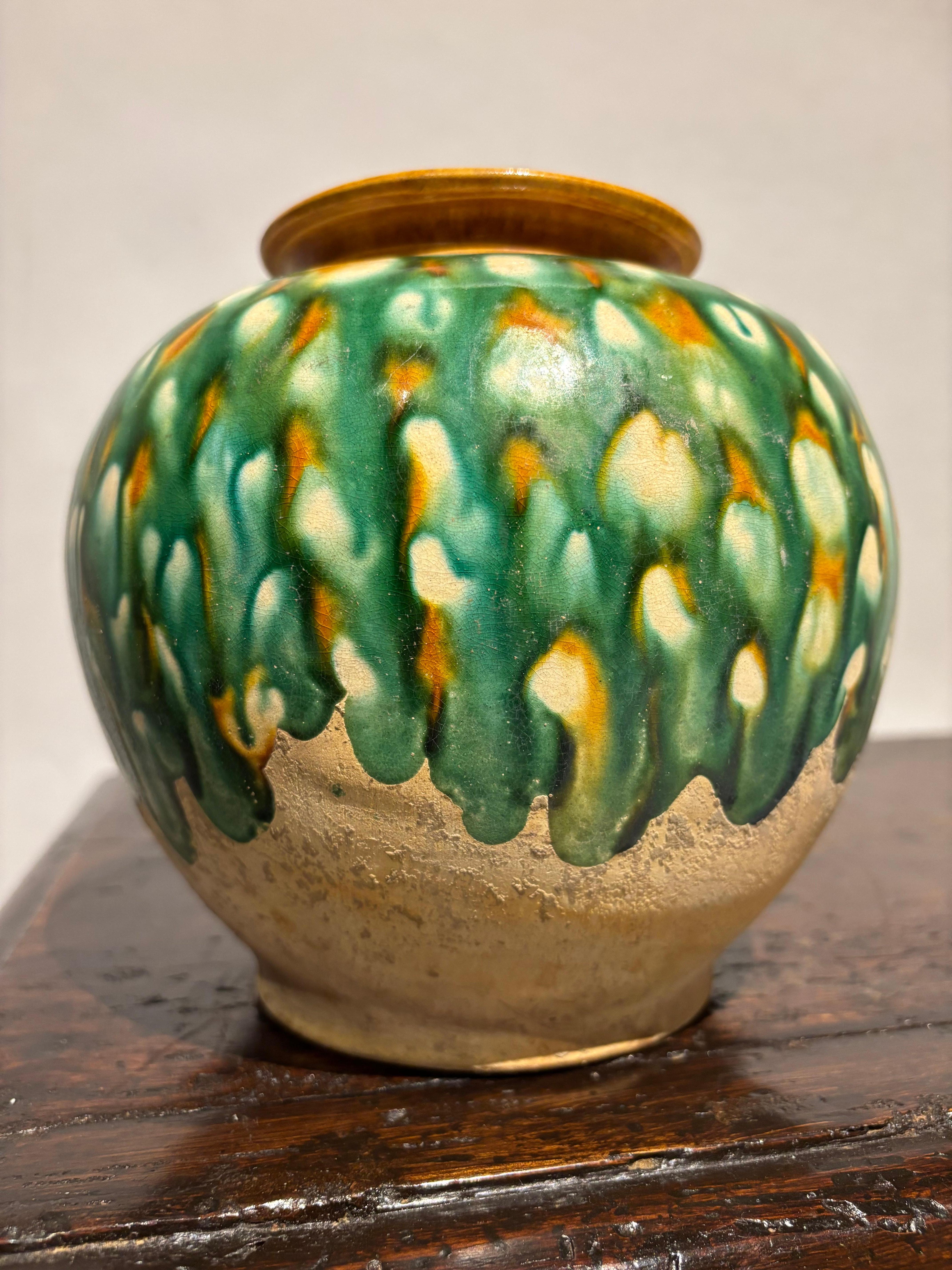 Chinese Tang Dynasty Style Sancai Glazed Ceramic Jar For Sale 11