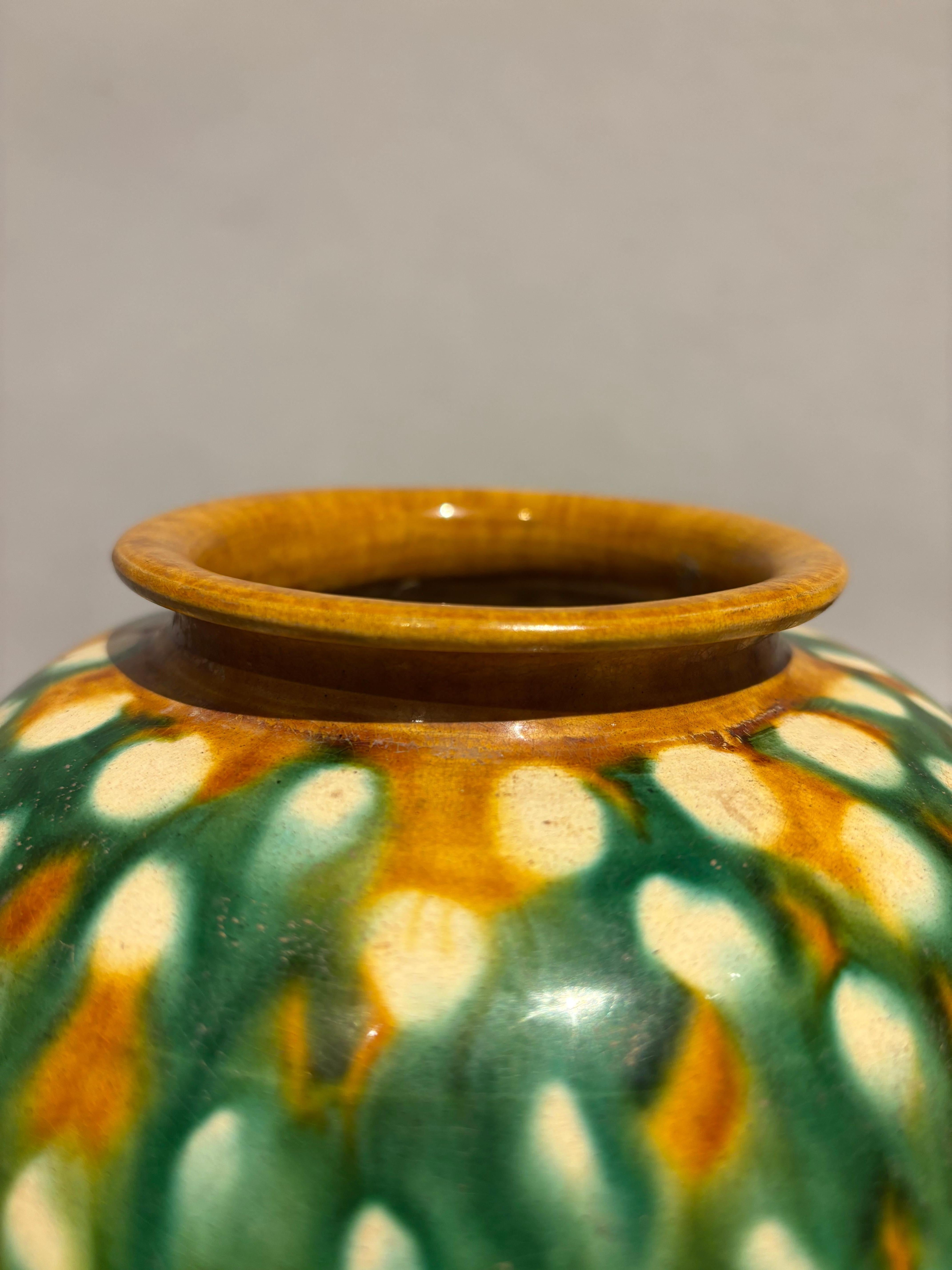 Chinese Tang Dynasty Style Sancai Glazed Ceramic Jar For Sale 3