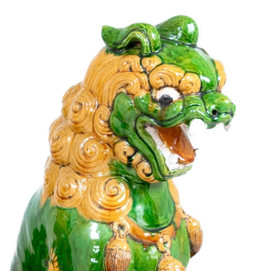 Chinese Sancai Glazed Ceramic Pho Dogs, Pair In Good Condition For Sale In Astoria, NY